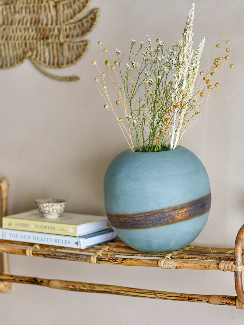 Melike Vase, Blue, Glas in Blue präsentiert im Onlineshop von KAQTU Design AG. Vase ist von Bloomingville