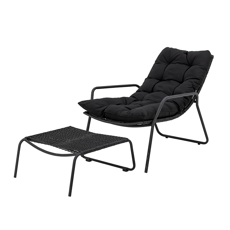 Boel Liegestuhl, Schwarz, Metall in Black präsentiert im Onlineshop von KAQTU Design AG. Outdoor-Sessel ist von Bloomingville