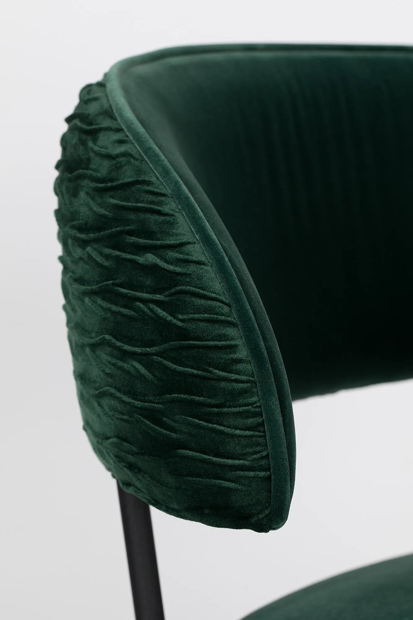 Eleganter Bold Monkey Stuhl: Stilvoller Komfort für Ihr Zuhause.