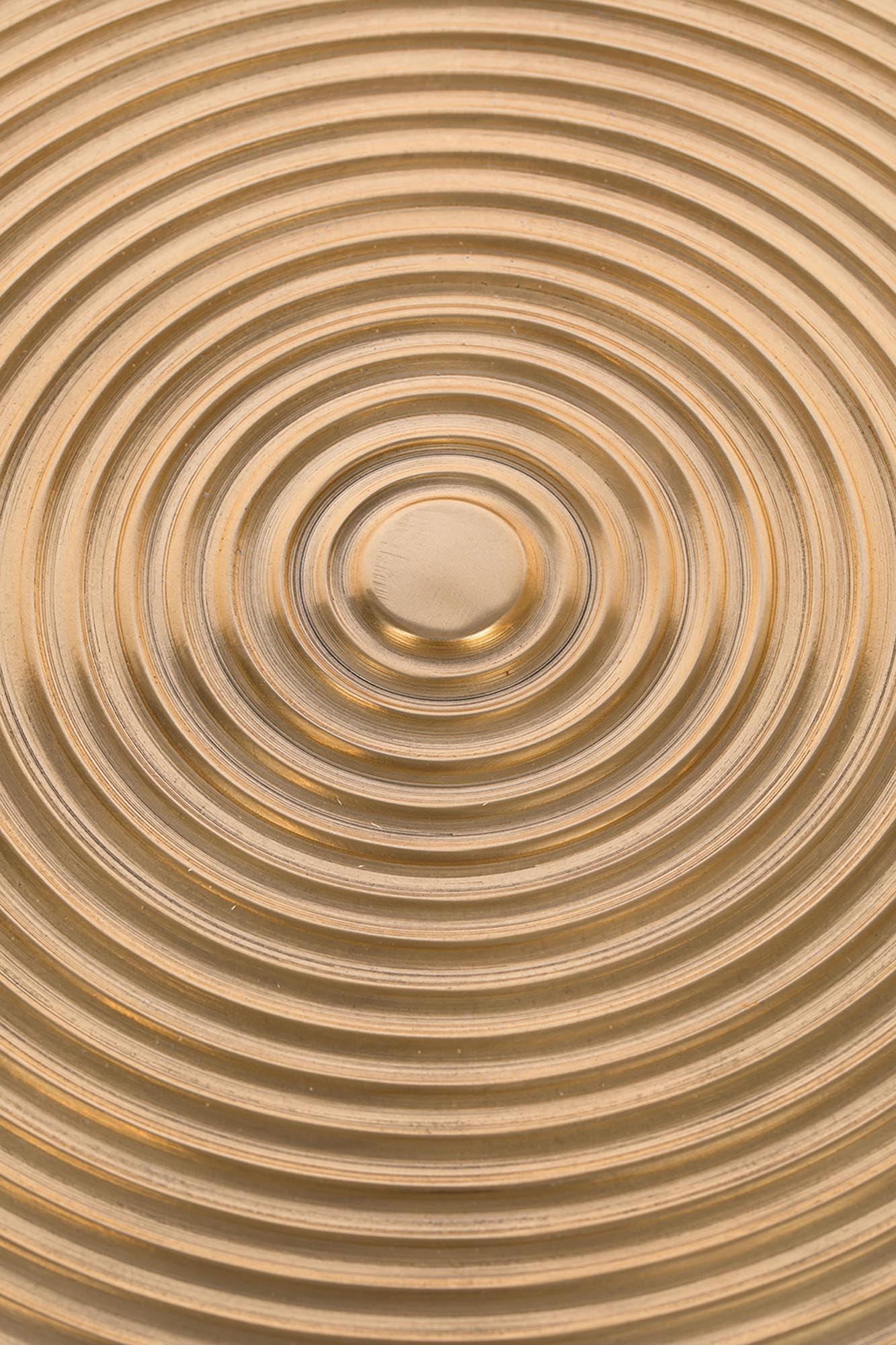 Extravaganter HYPNOTISING ROUND Tisch von Bold Monkey für moderne Räume.