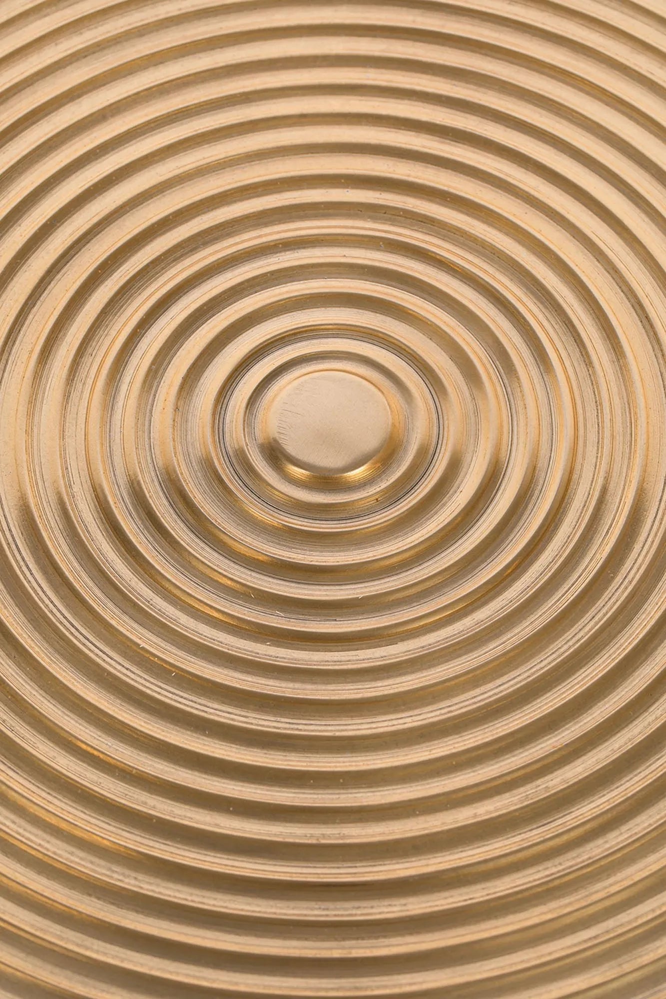 Extravaganter HYPNOTISING ROUND Tisch von Bold Monkey für moderne Räume.