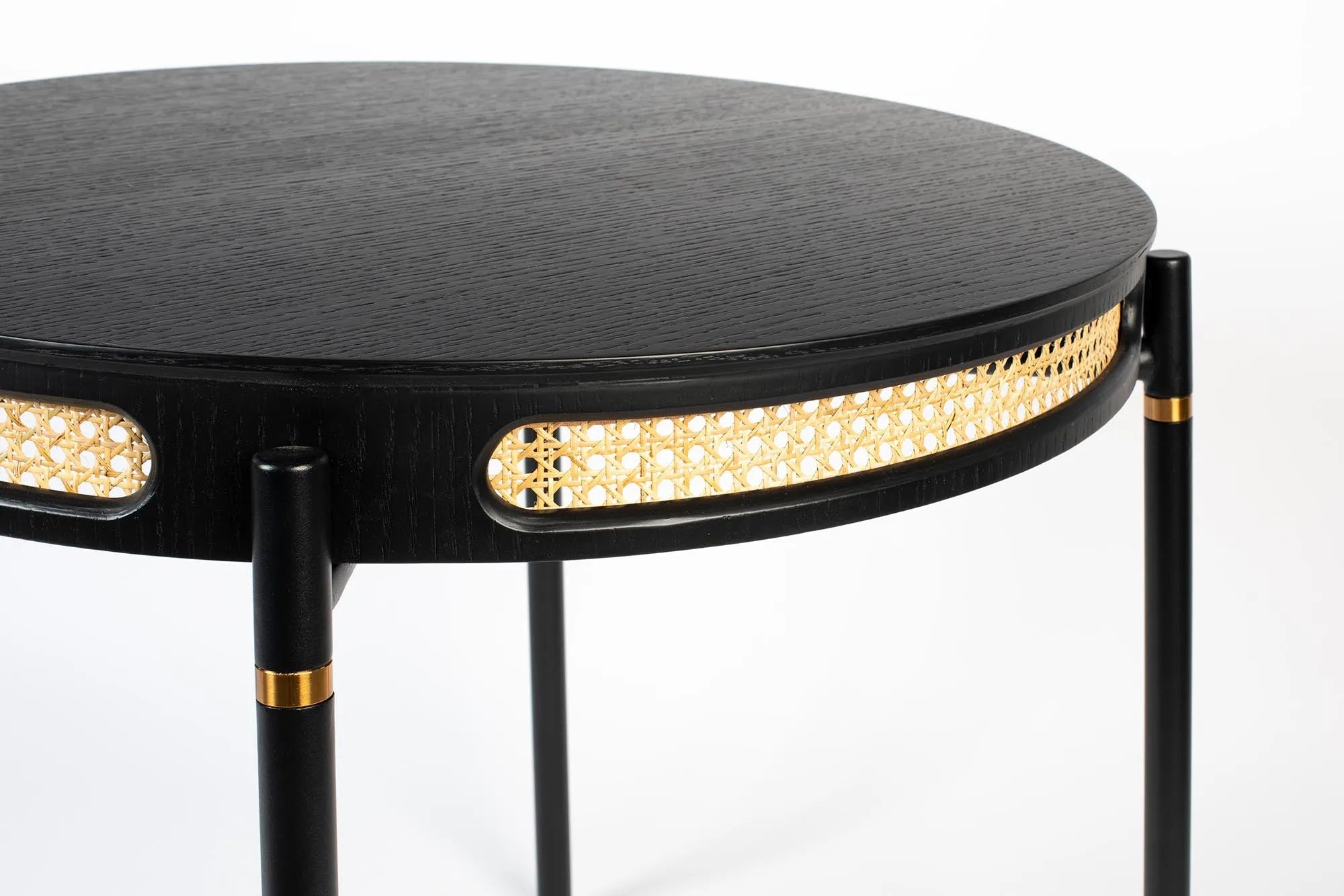 Extravagantes Design: Runder Tisch von Bold Monkey für Trendsetter.
