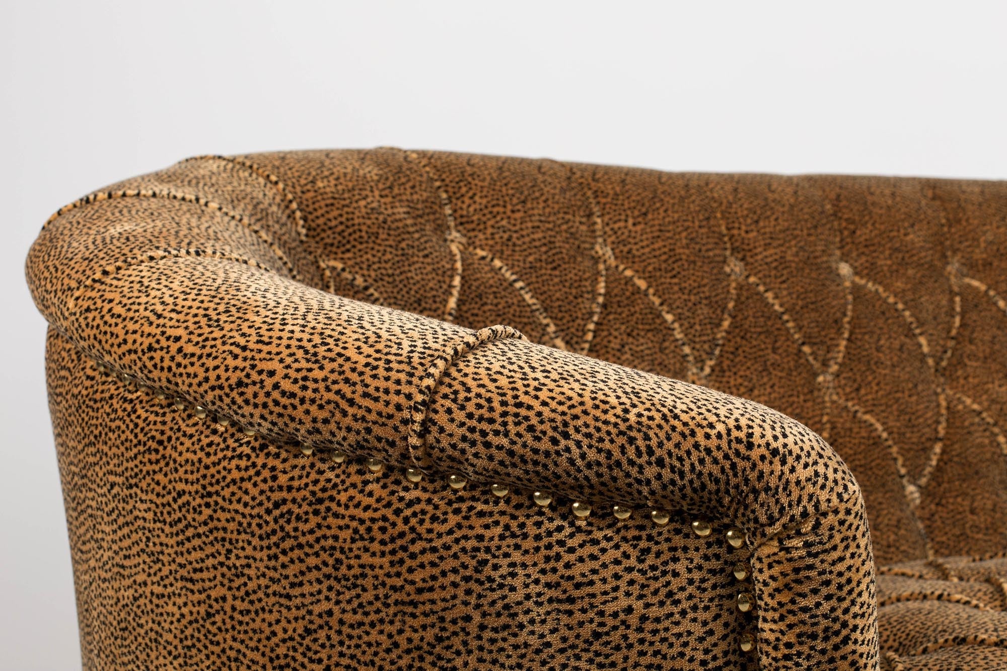 Luxuriöses Bold Monkey Sofa in Smaragdgrün mit einzigartigem Design.