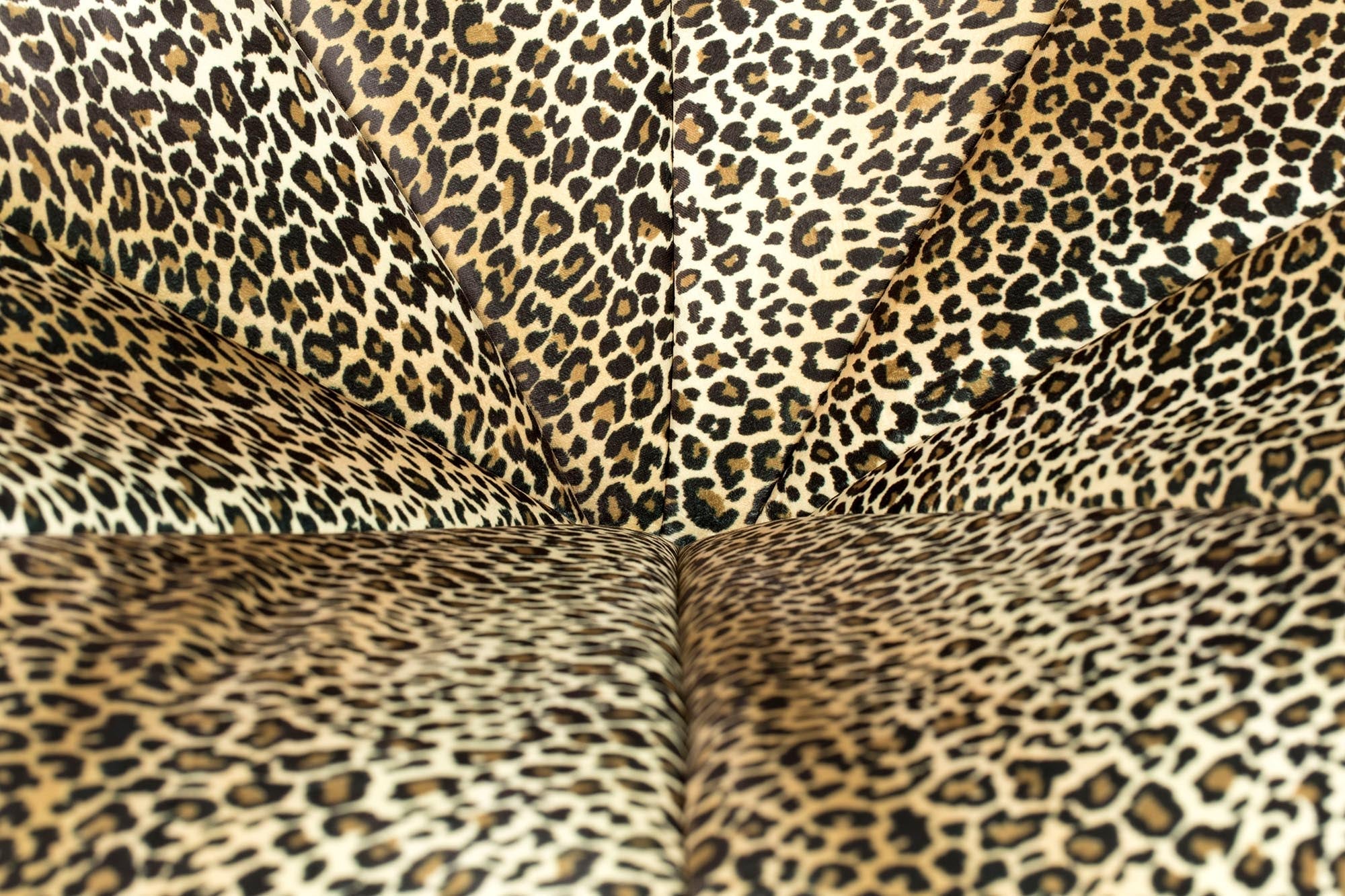 Eleganter Loungesessel von Bold Monkey für exklusive Wohnträume.