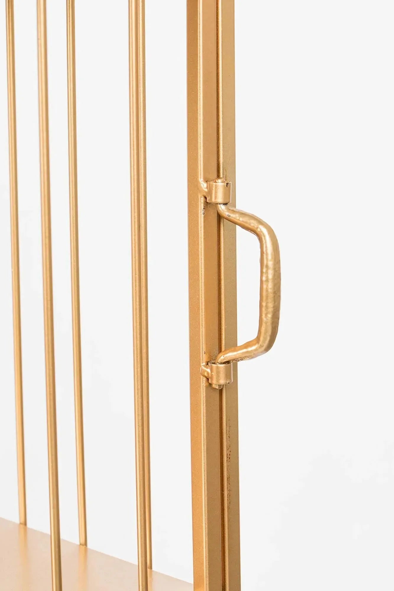 Kreatives UNLOCK ME Cabinet von Bold Monkey für trendige Wohnräume.