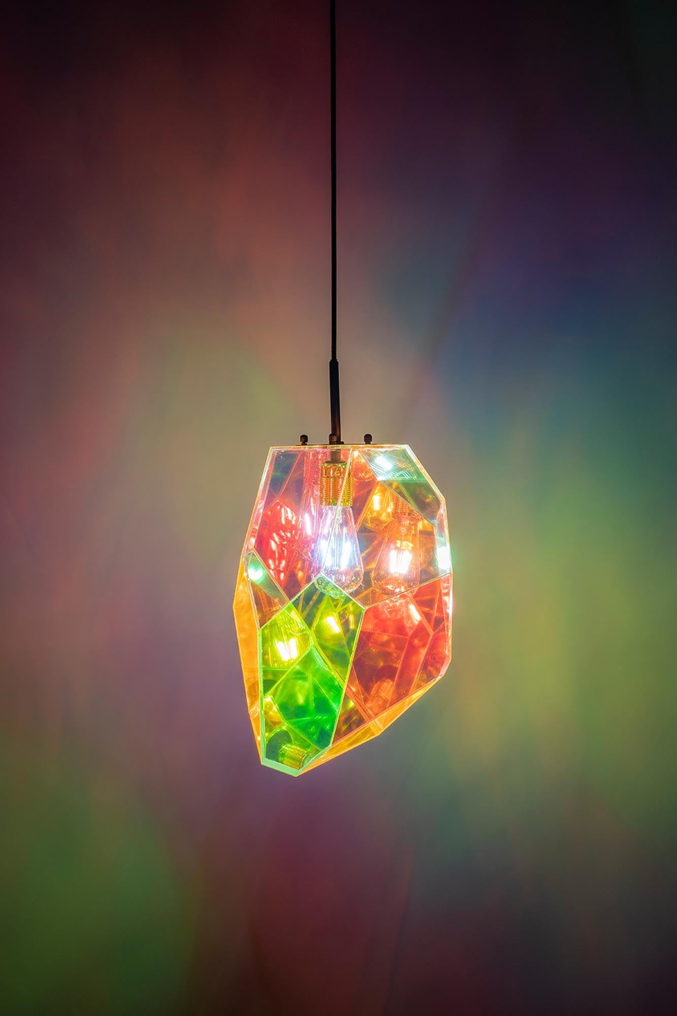 Elegante DIAMOND DEAR Pendelleuchte von Bold Monkey für modernes Ambiente.