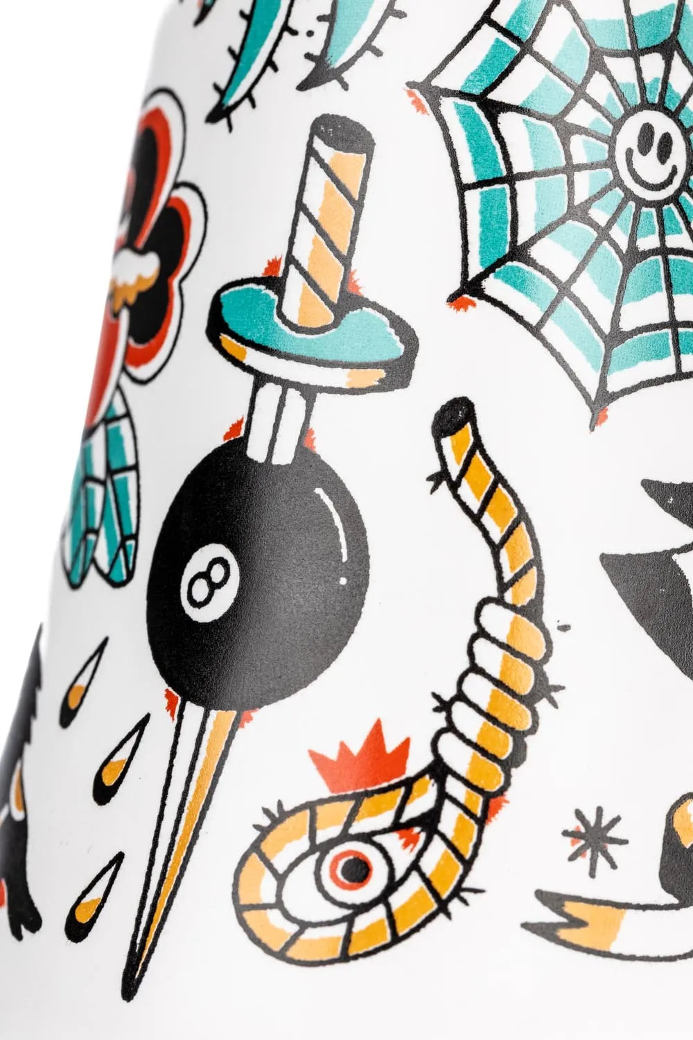 Liberty Matters Vase: Einzigartige Designvase für stilvolle Räume.