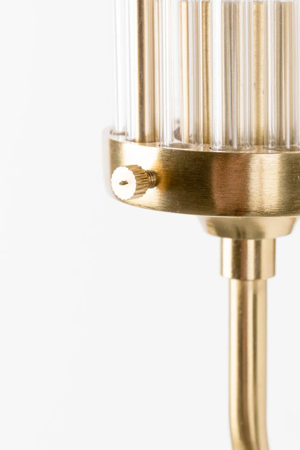 Angel On Fire: Stilvolle Wandlampe für moderne Wohnräume.