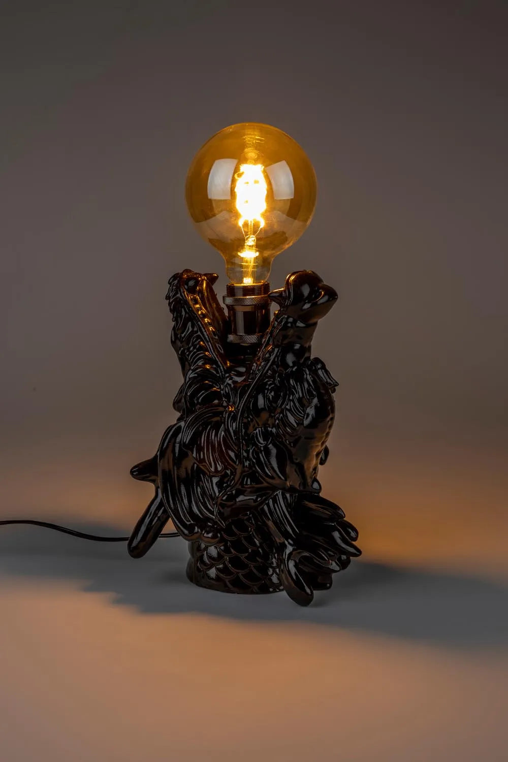 Exzentrische Tischlampe Dragonized Bastard von Bold Monkey.
