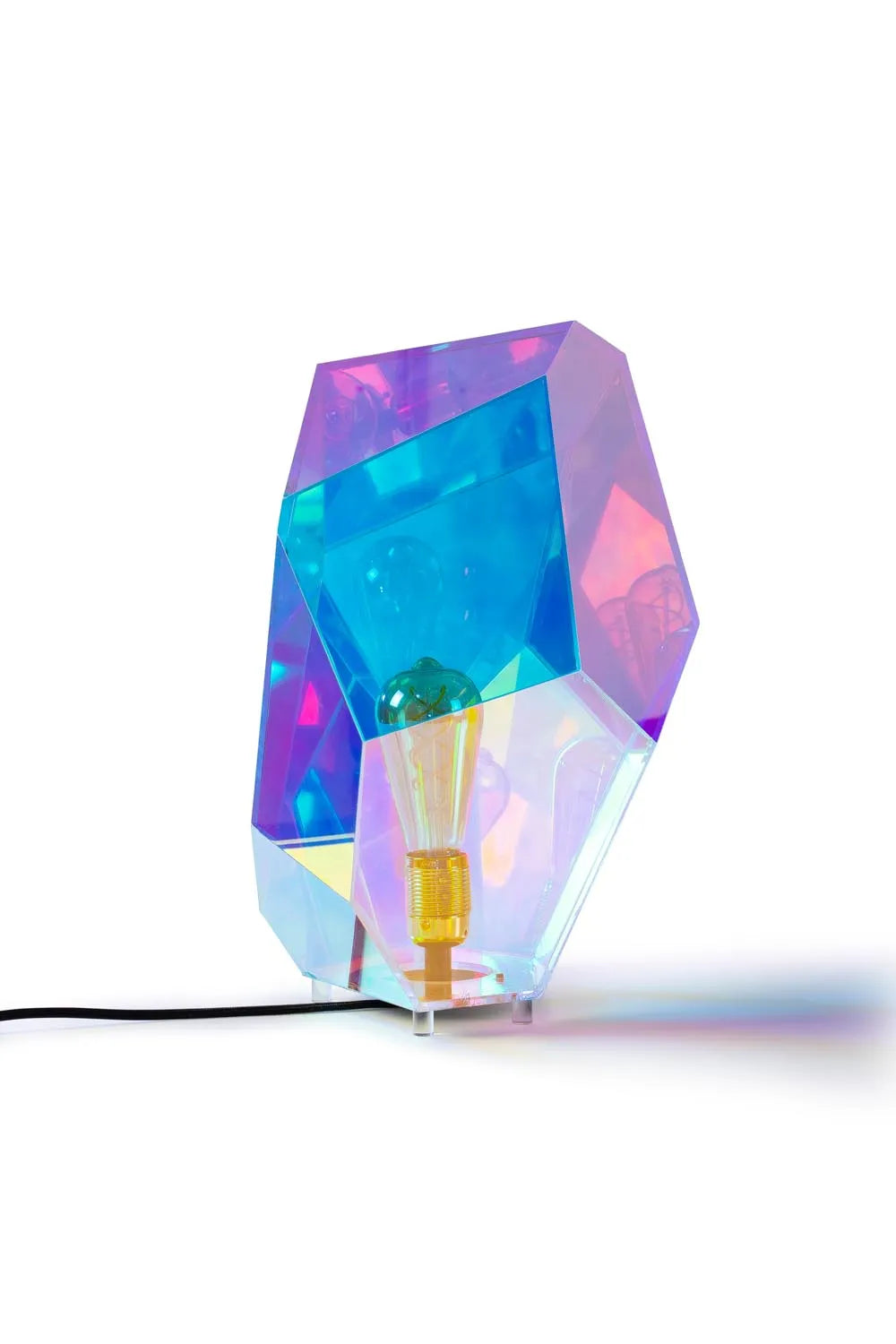 Elegante Diamond Dear Tischlampe: Highlight für Ihr Interieur.