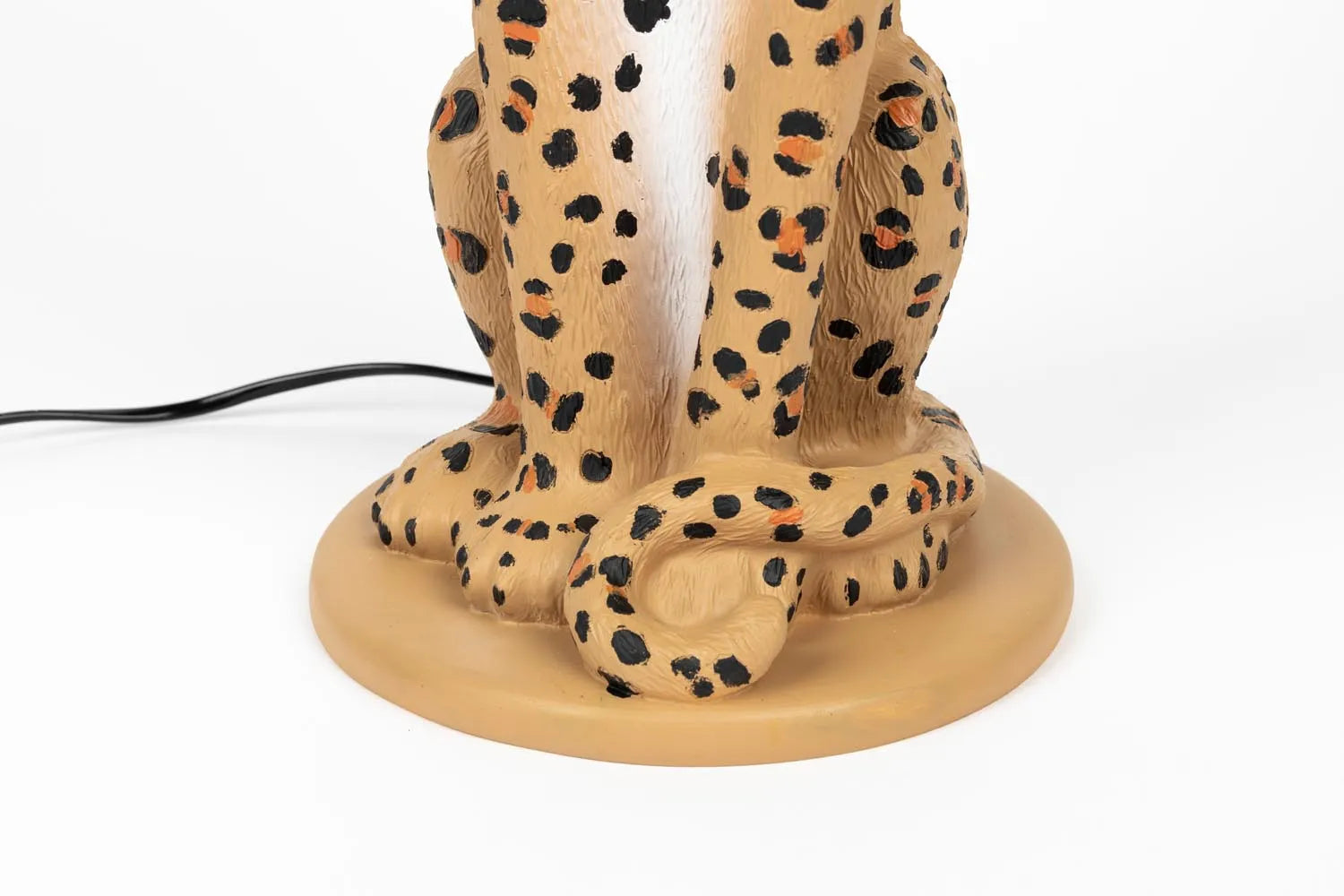 Luxuriöse Stehlampe mit majestätischem Panther-Muster von Bold Monkey.