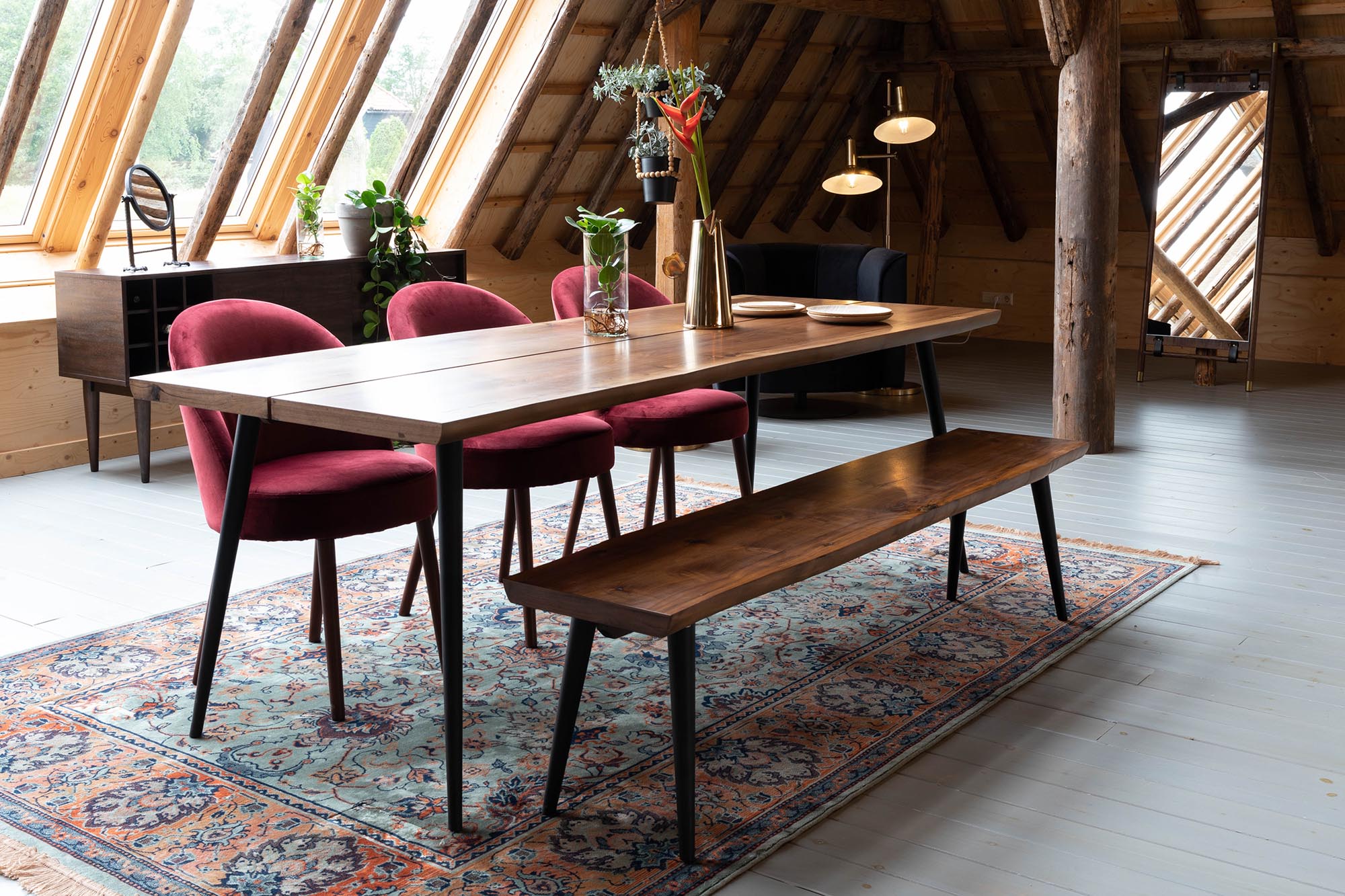 Stuhl Barbara in Rot präsentiert im Onlineshop von KAQTU Design AG. Stuhl ist von Dutchbone