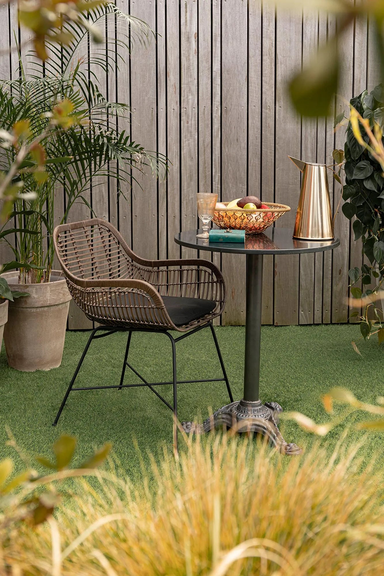 Cantik Outdoor-Stuhl: Dutchbone-Design für stilvolle Außenbereiche.