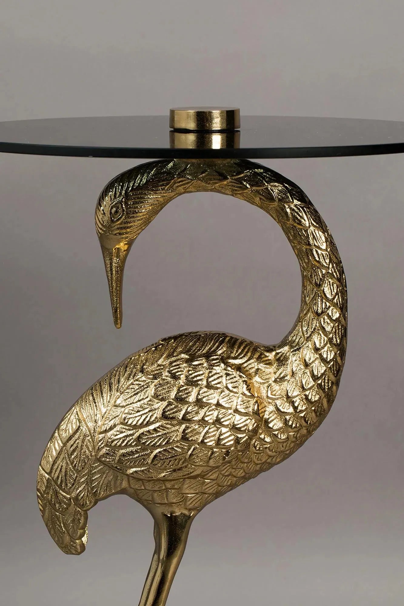 Eleganter Beistelltisch Crane von Dutchbone mit einzigartigem Design.