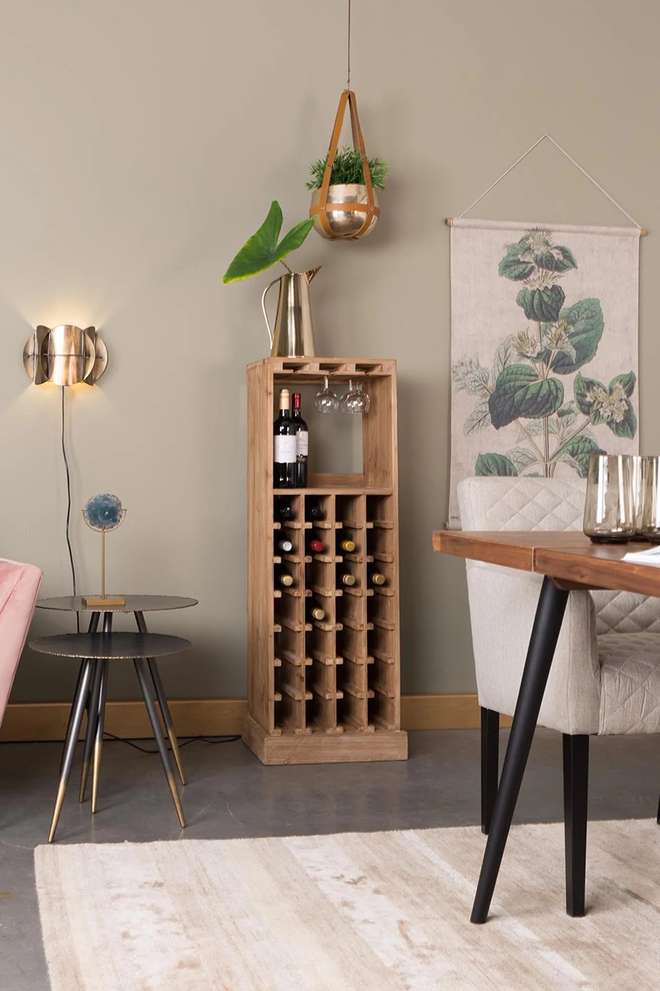Dutchbone Cabinet Claude: Retro-Charme trifft auf moderne Funktion.