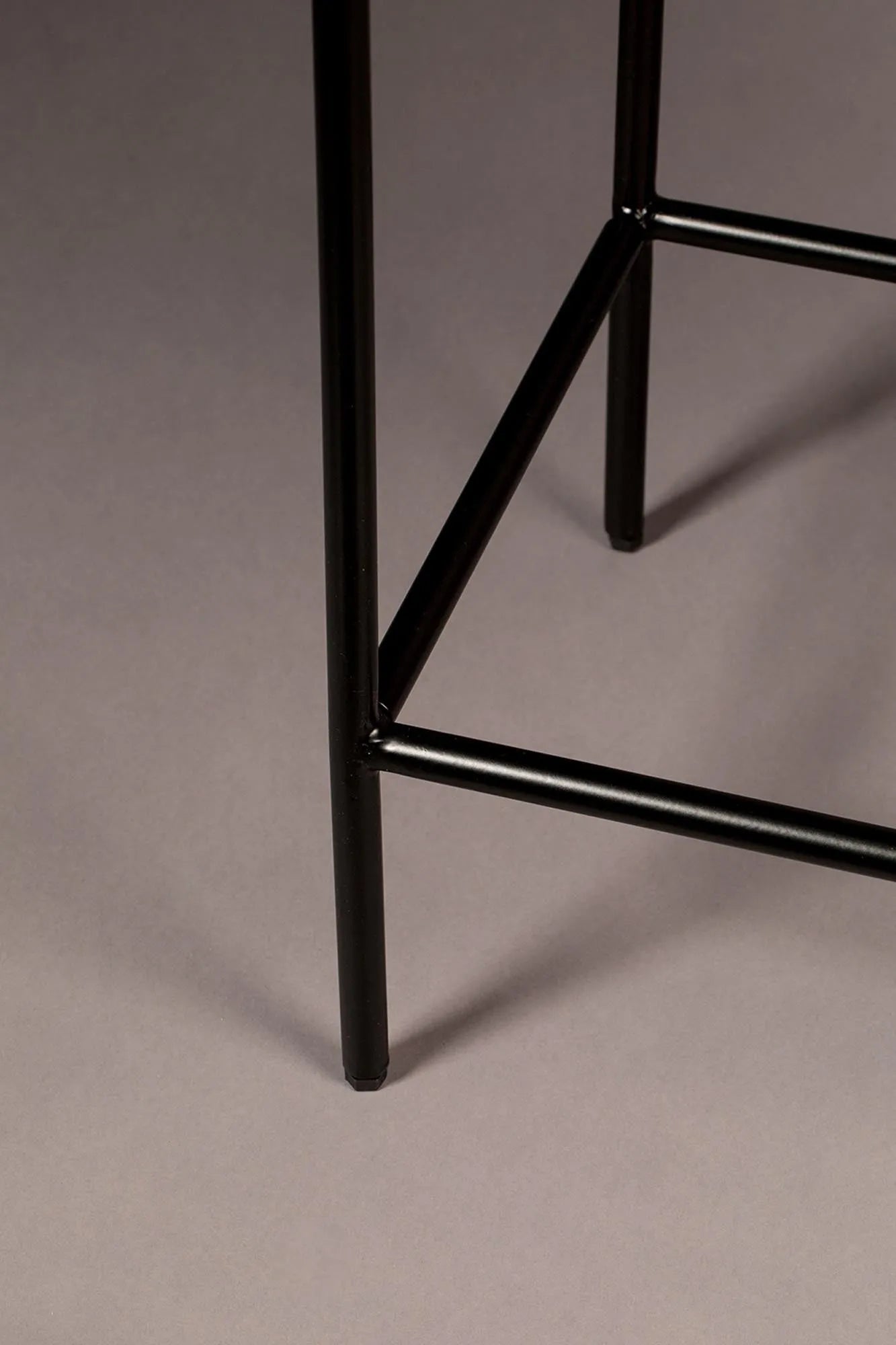 Stilvolles Dutchbone Cabinet Nairobi: Funktionalität trifft Design.