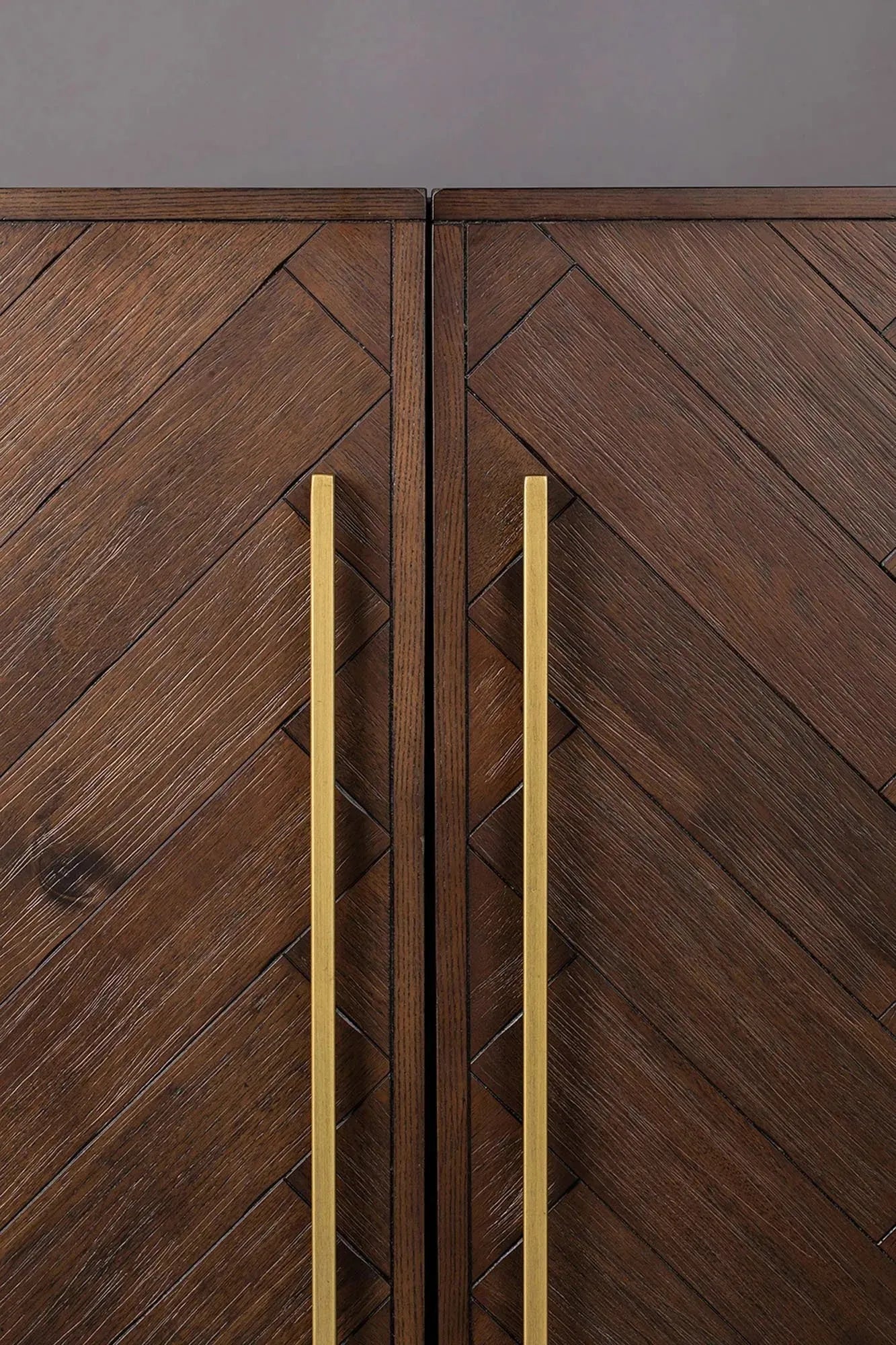 Dutchbone Cabinet Class: Stilvoller Stauraum für Ihr Zuhause.