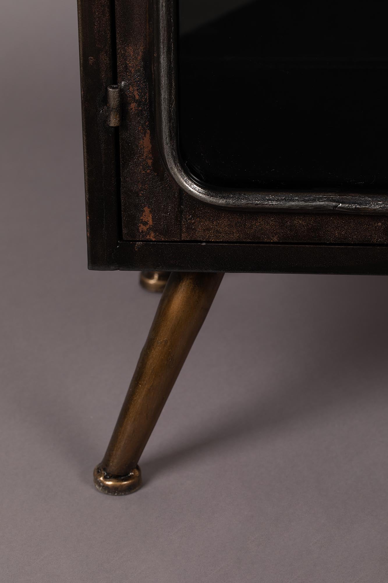 Modernes, minimalistisches Cabinet in Schwarz aus Glas und Eisen, ideal für vielseitige Aufbewahrung.