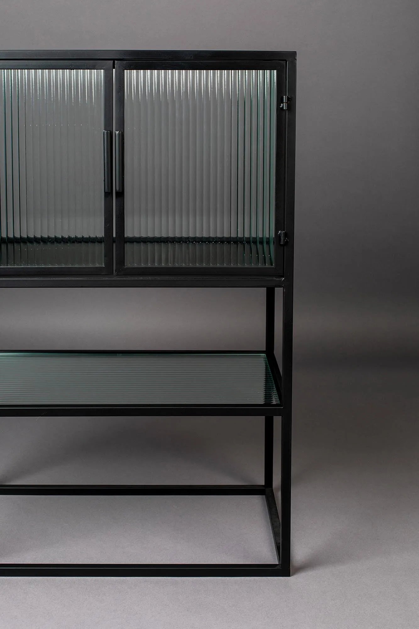 Dutchbone Cabinet Boli S: Kompakte Eleganz für stilvolle Ordnung.