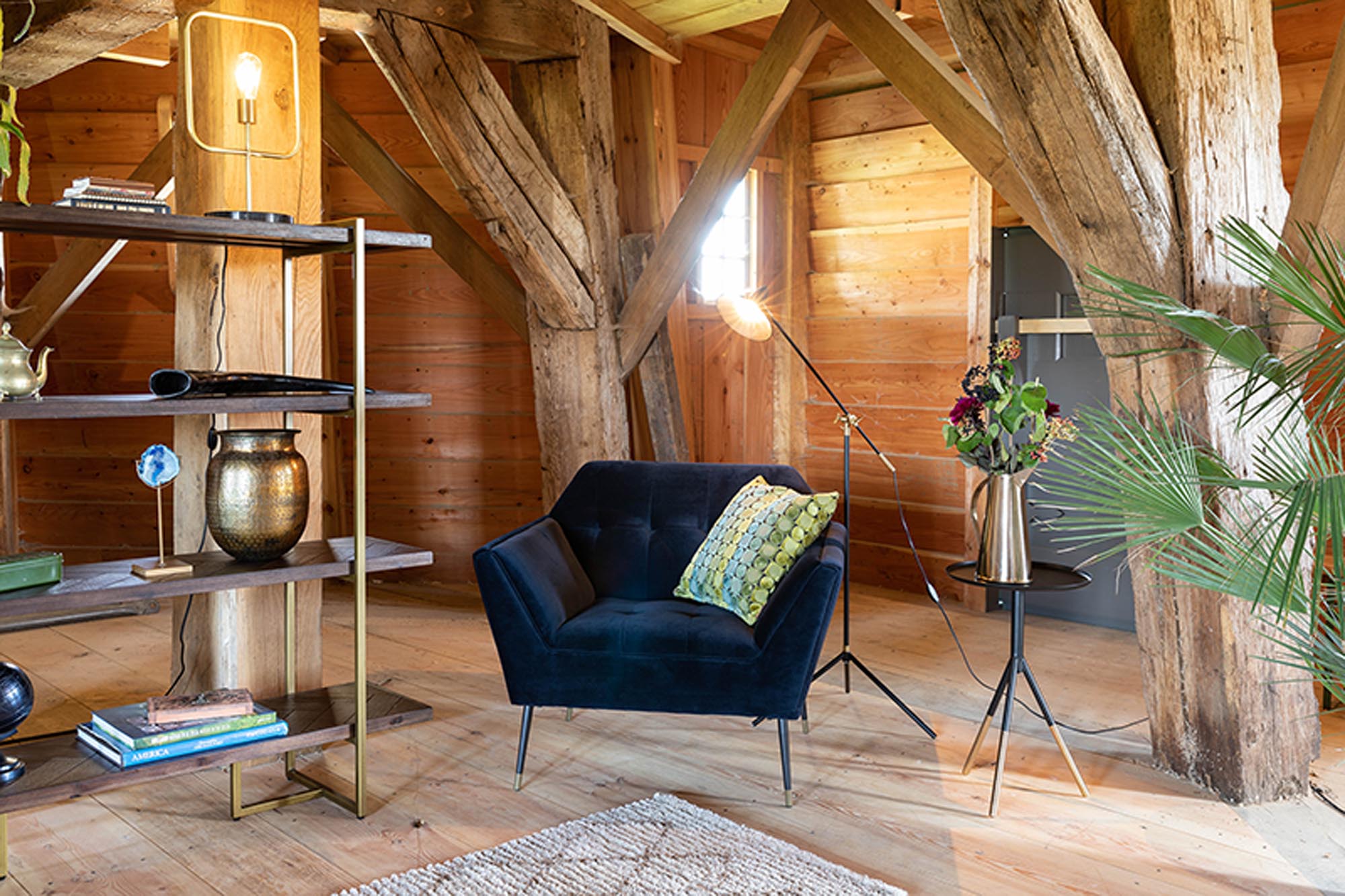Regal Class in Braun/Messing präsentiert im Onlineshop von KAQTU Design AG. Cabinet ist von Dutchbone