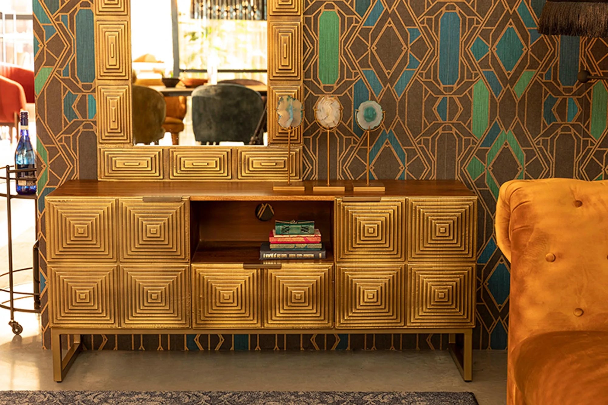 Stilvolles Dutchbone Sideboard Volan: Funktionalität trifft Eleganz.