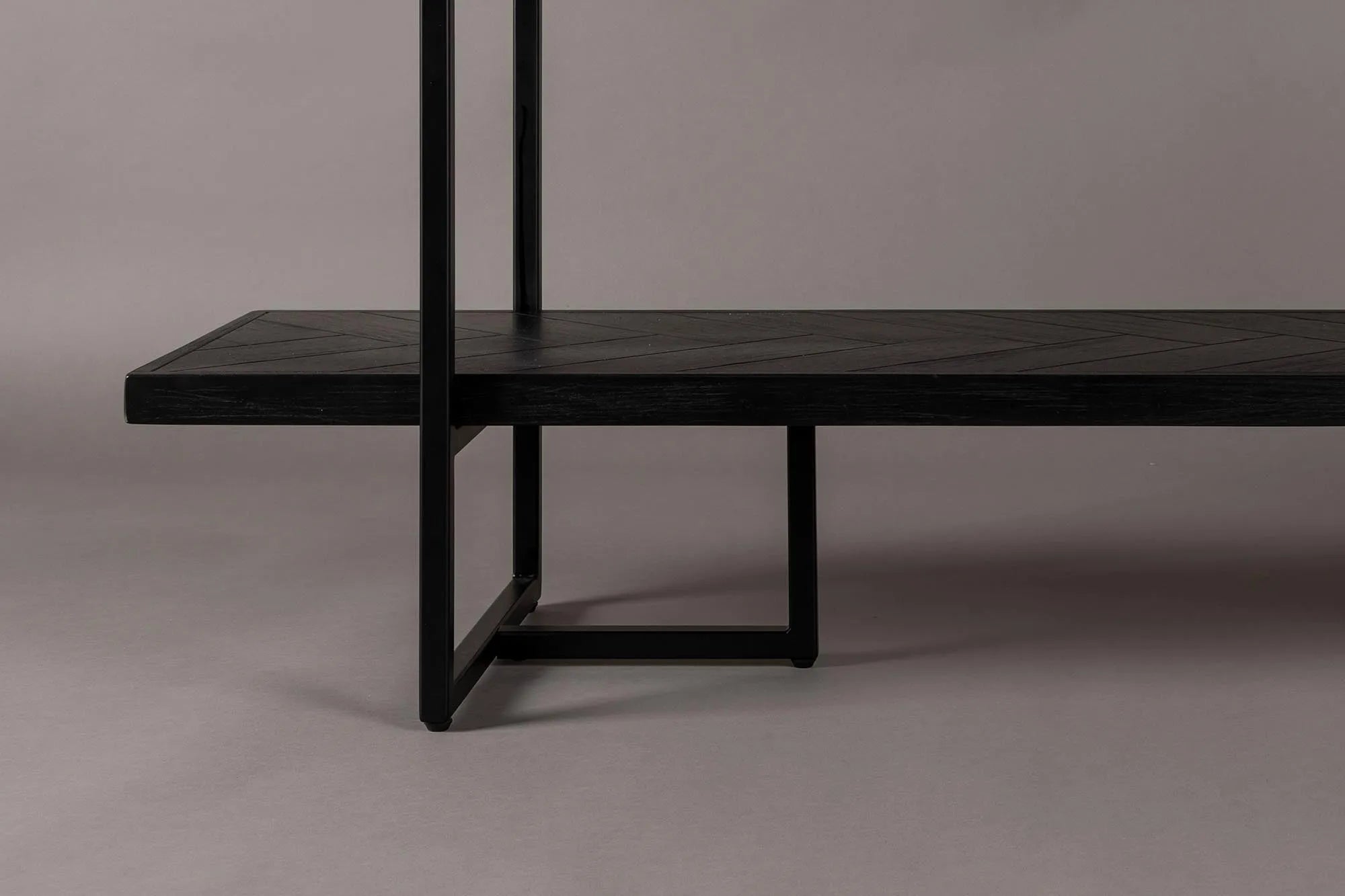 Dutchbone Regal Class: Zeitloses Design trifft auf vielseitige Nutzung.