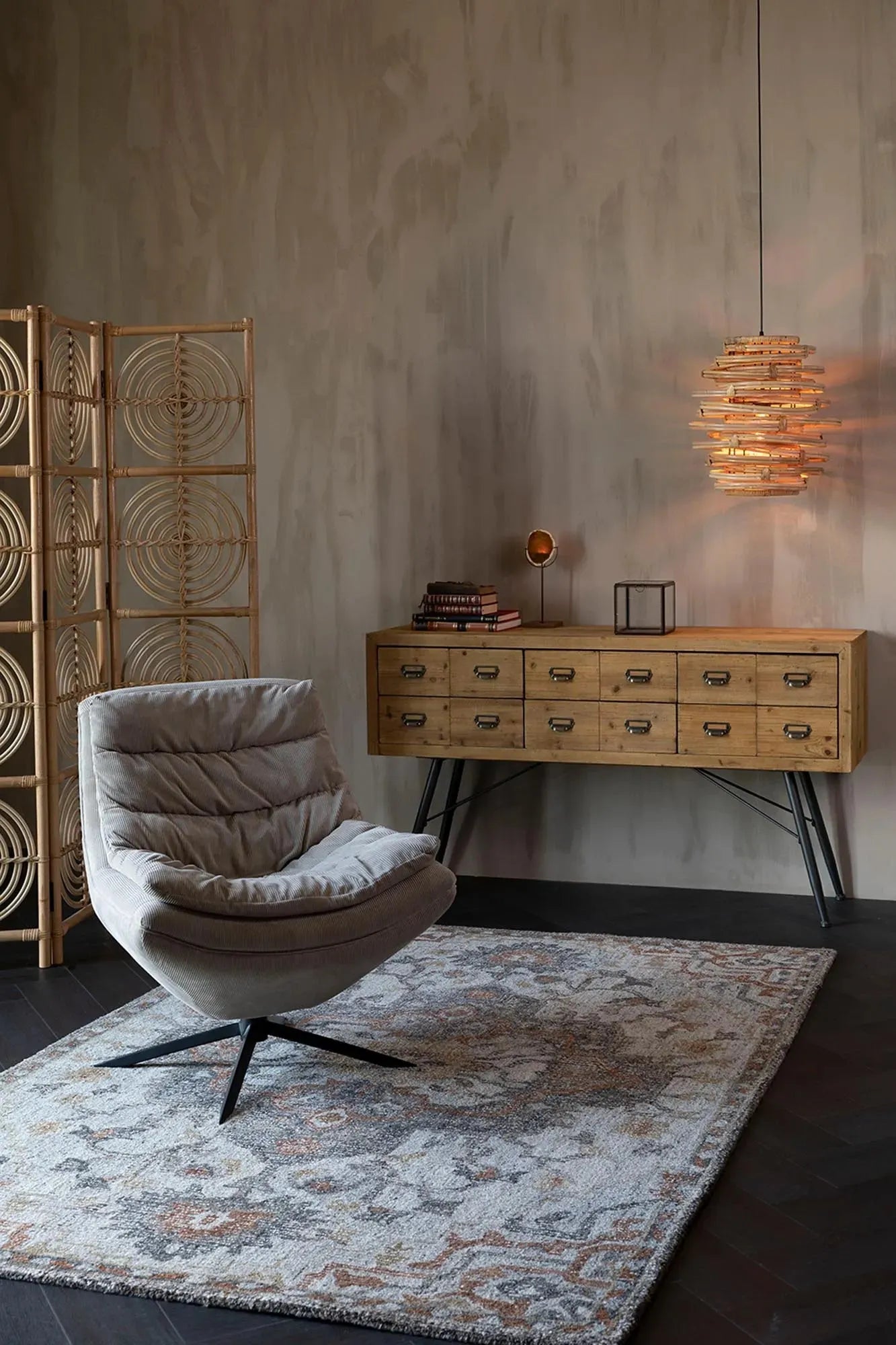 Dutchbone Amori: Eleganter Teppich mit einzigartigem Muster.