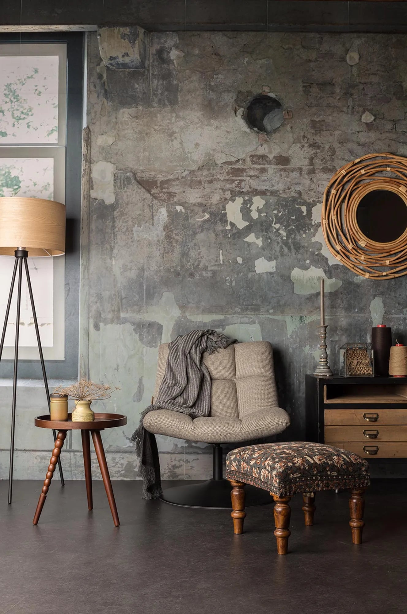 Kubu Spiegel von Dutchbone: Handgefertigte Raffinesse aus Rattan.
