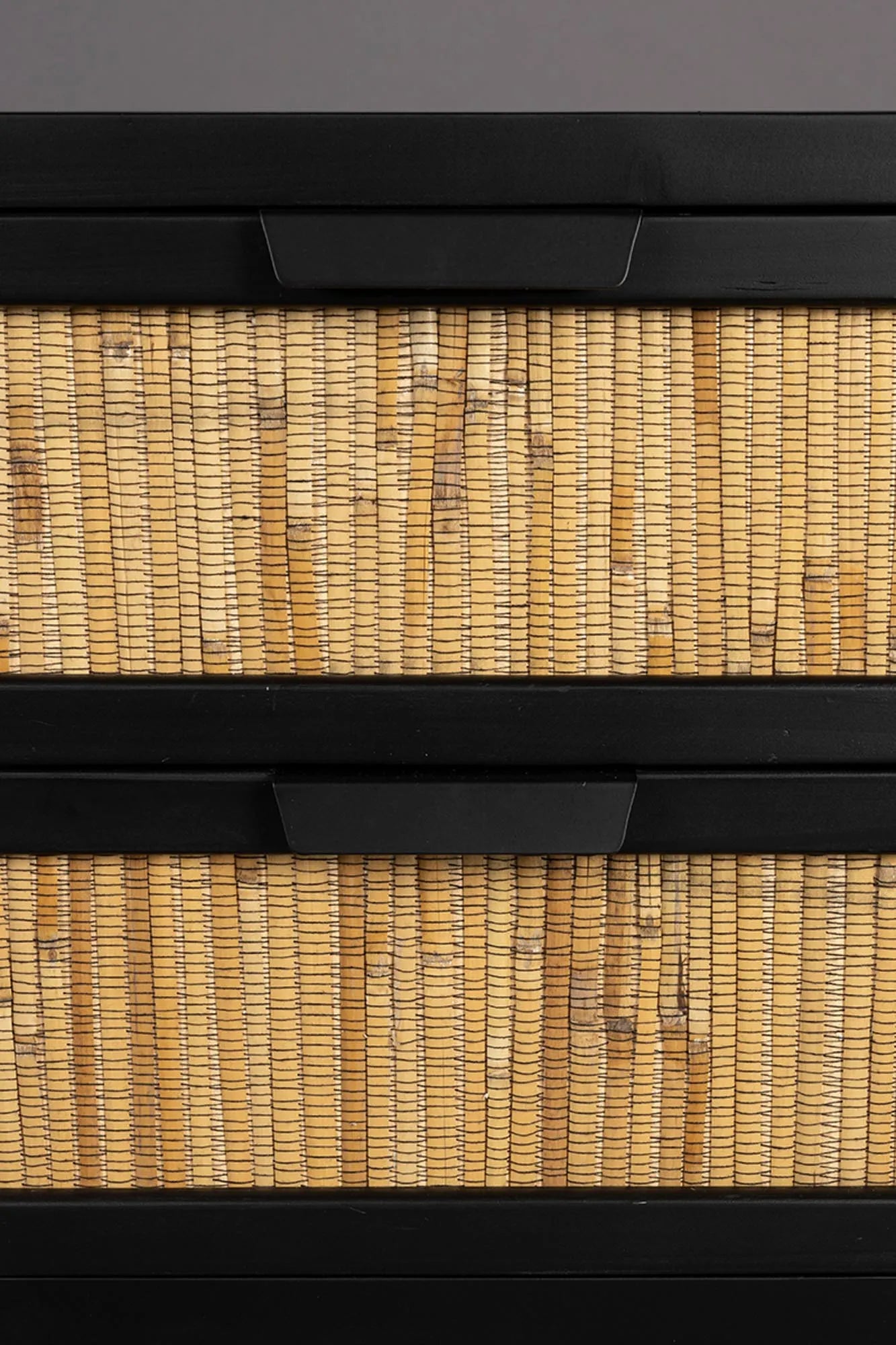Yasu Beistelltisch: Stilvolles Rattan-Design von Dutchbone.