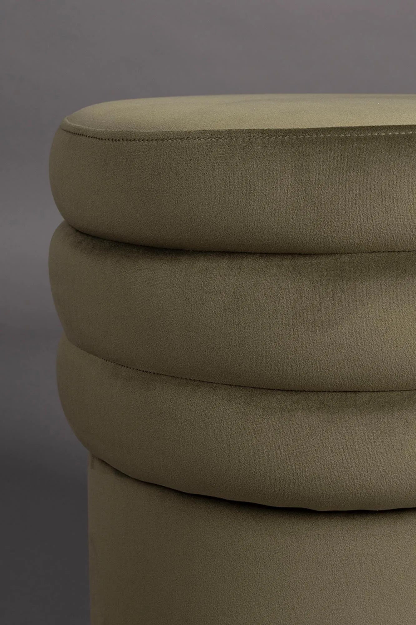 Dutchbone Hocker Aditi: Modernes Design trifft auf Funktionalität.