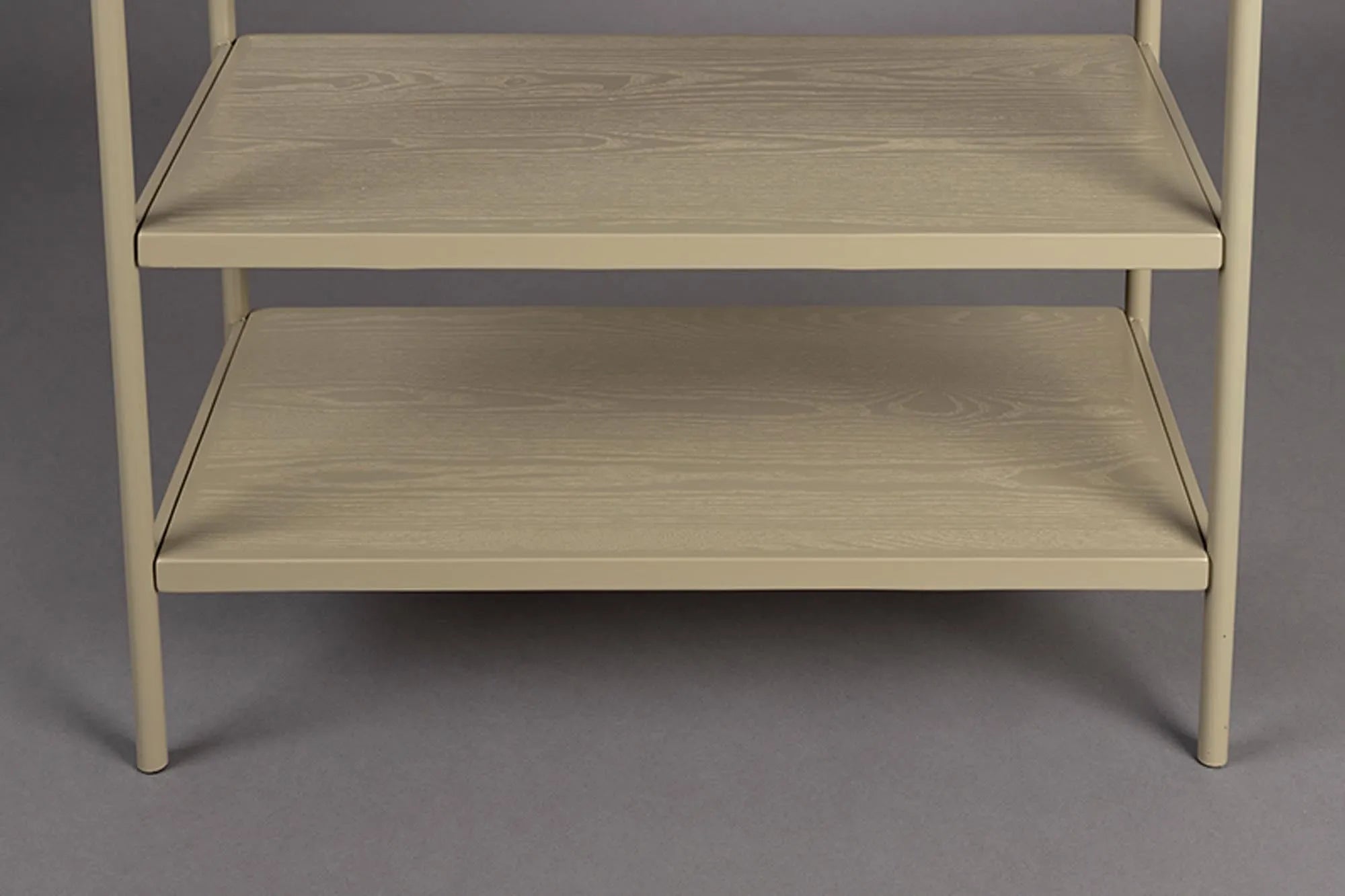 Schrank Yasu von Dutchbone: Eleganter Stauraum mit zeitlosem Charme.