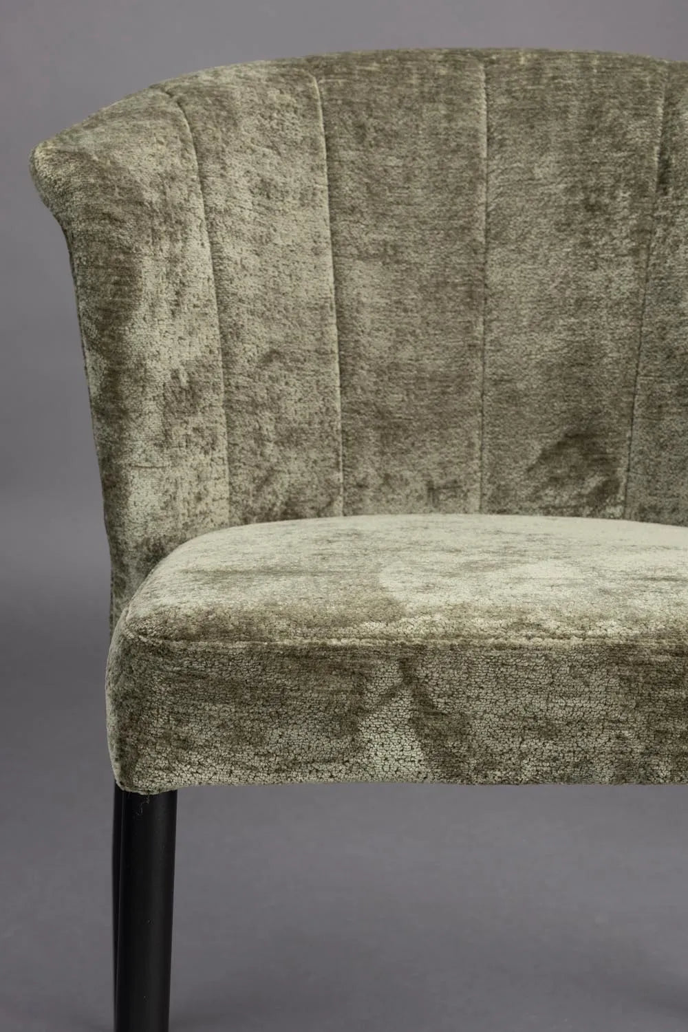 Dutchbone Stuhl Georgia Grün: Modernes Design trifft auf Bequemlichkeit.