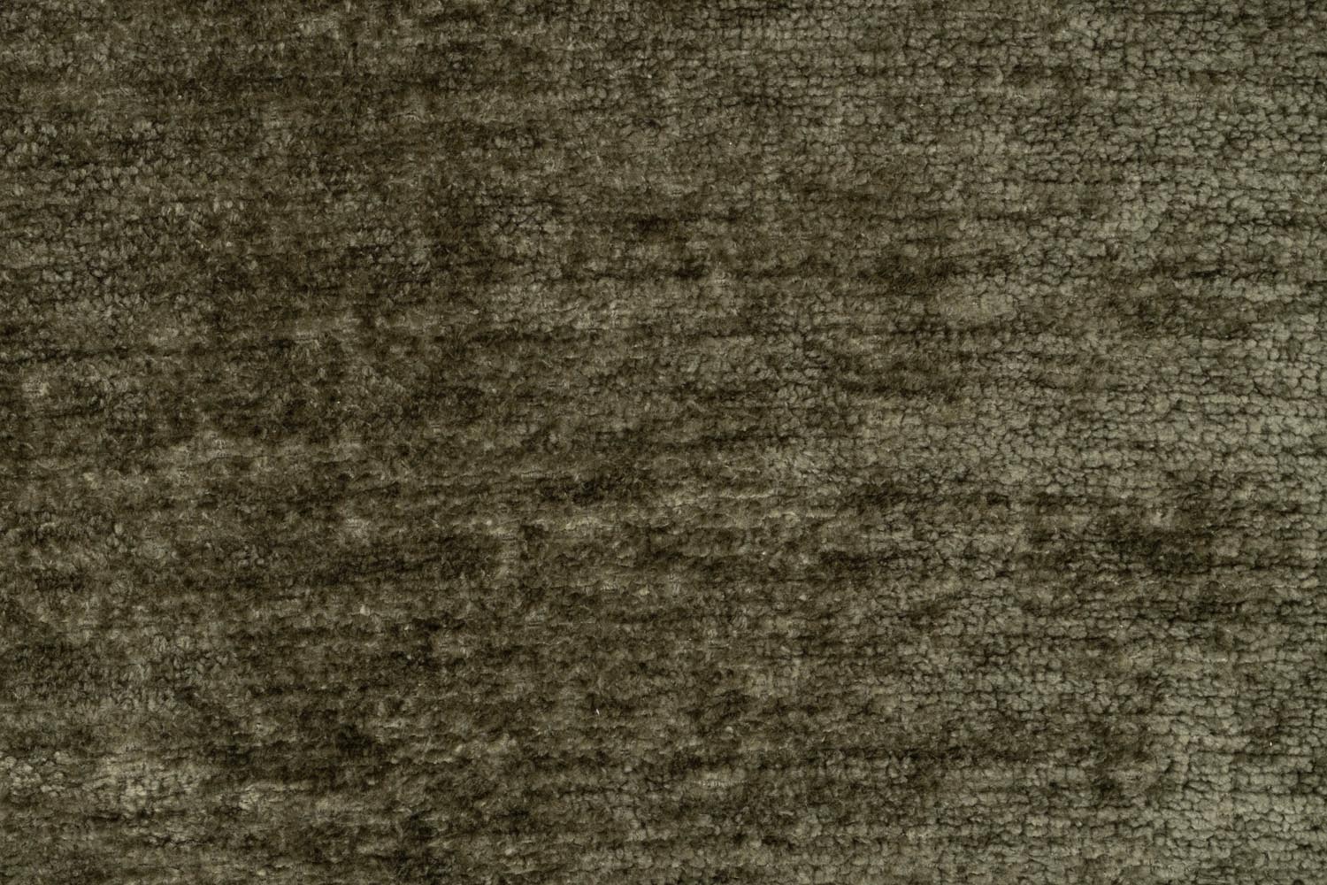 Der Stuhl Georgia in Grün von Dutchbone kombiniert elegantes Design mit hervorragendem Sitzkomfort. Perfekt für Esszimmer, Wohnzimmer und mehr.