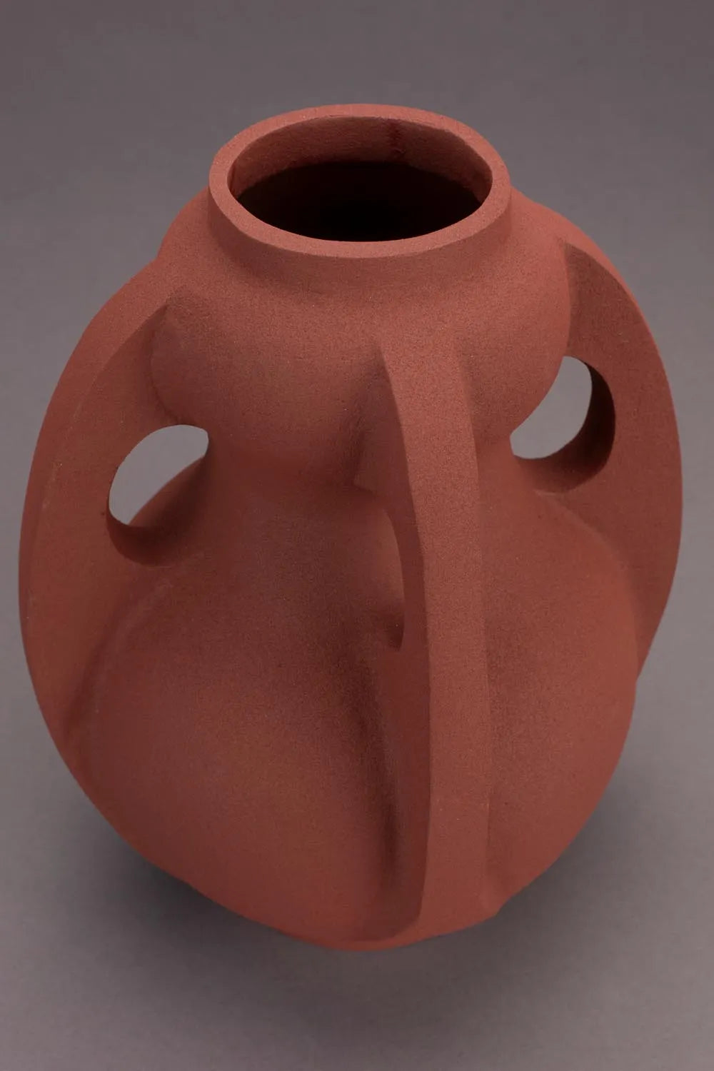 Elegante Dutchbone Vase Thiago M Terra: Einzigartiger Wohnakzent.