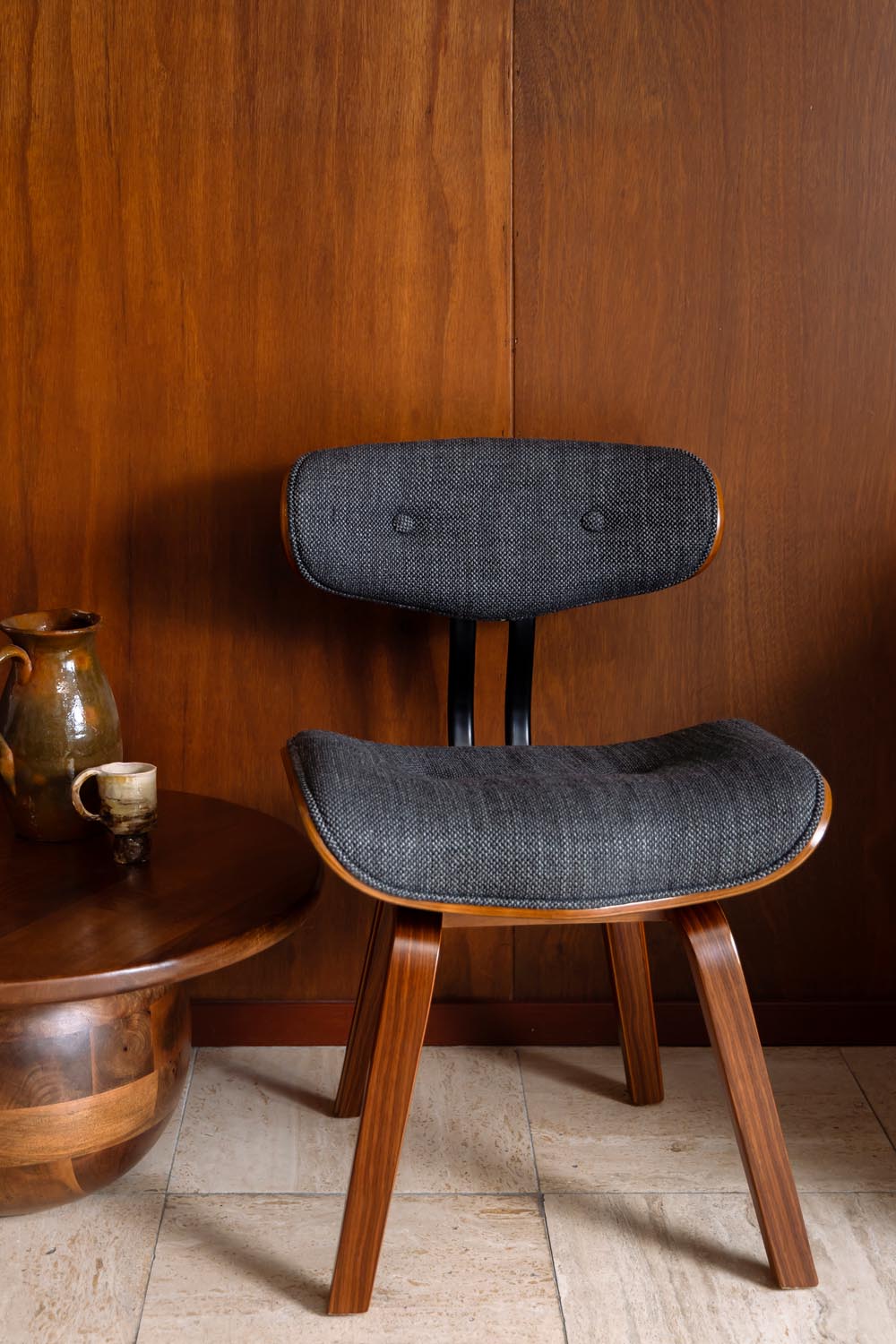 Eleganter Blackwood Grey Stuhl von Dutchbone: Hochwertiges Design, optimaler Komfort und vielseitig einsetzbar für Ihr Zuhause.