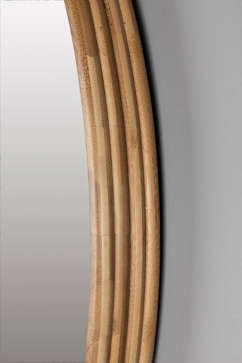Eleganter Spiegel Caroun M: Perfekte Ergänzung für Ihr Interieur.