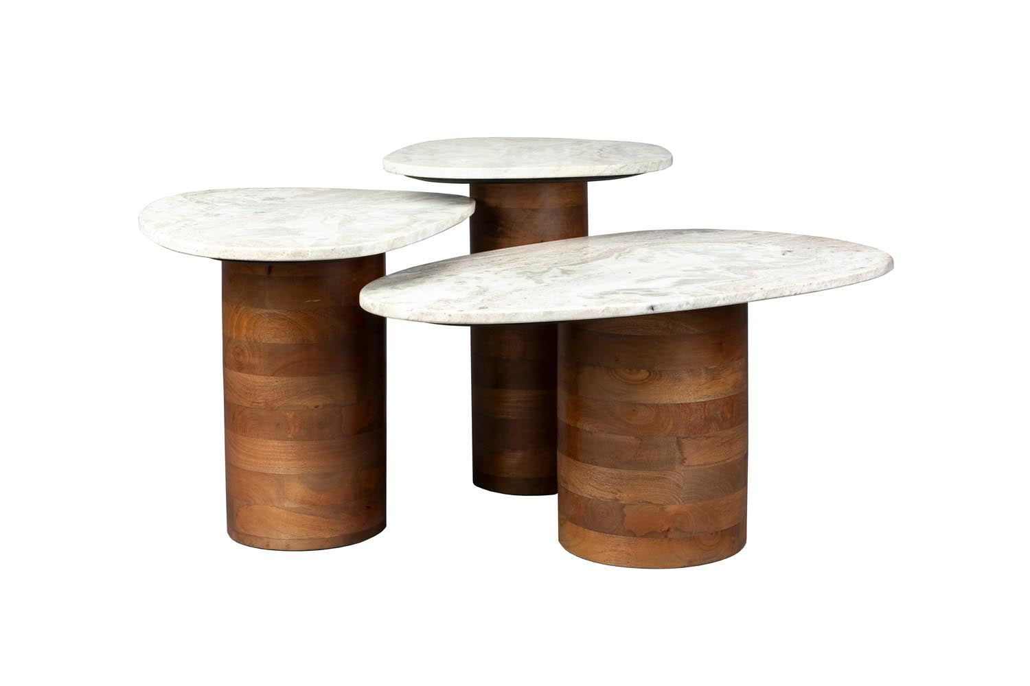 Elegantes 3er-Set Beistelltische Suki von Dutchbone: Marmortischplatten, Mangoholz-Sockel, organische Formen, warmes Design.