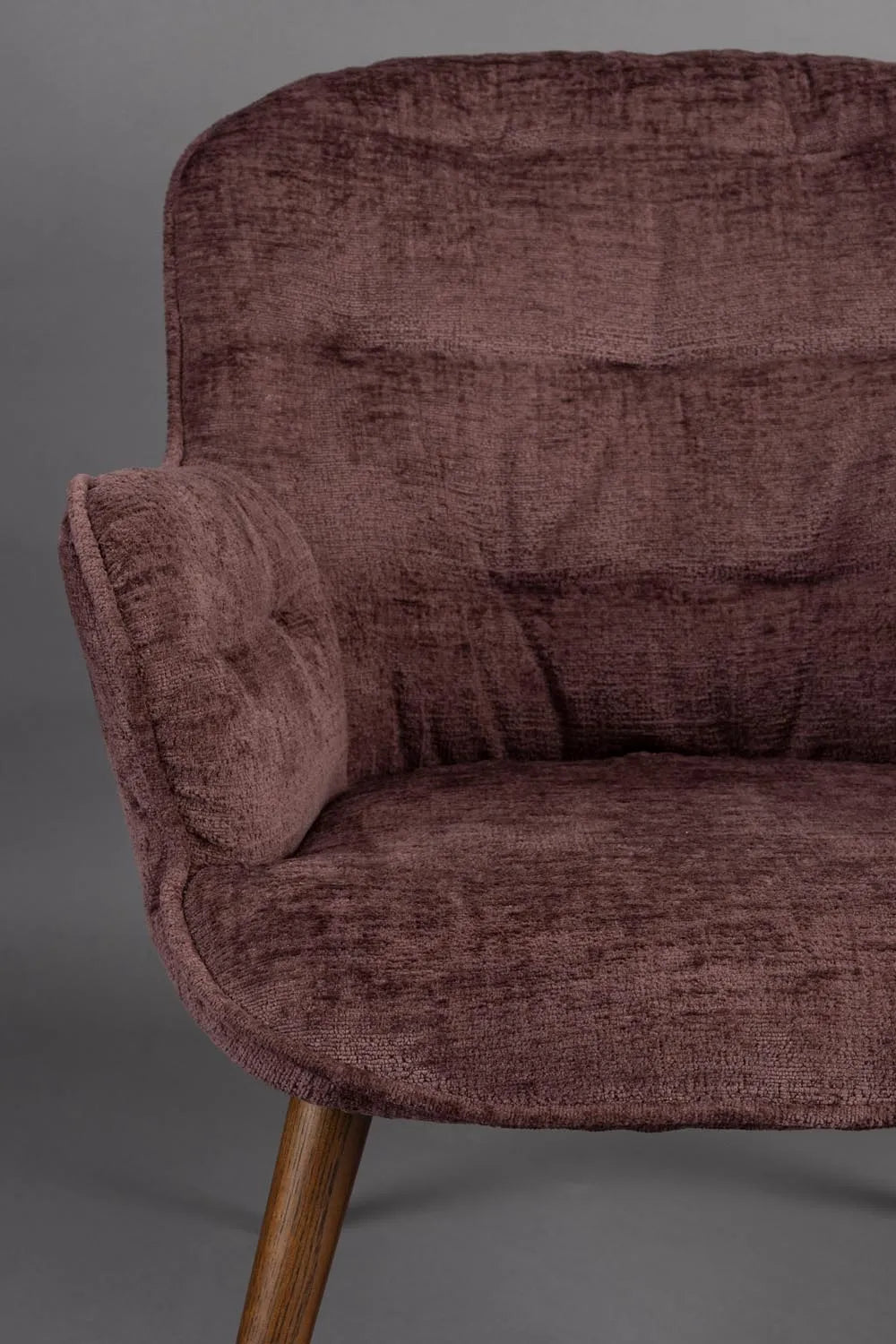 Dutchbone Lenn: Eleganter Loungesessel in edlem Pflaumenton.