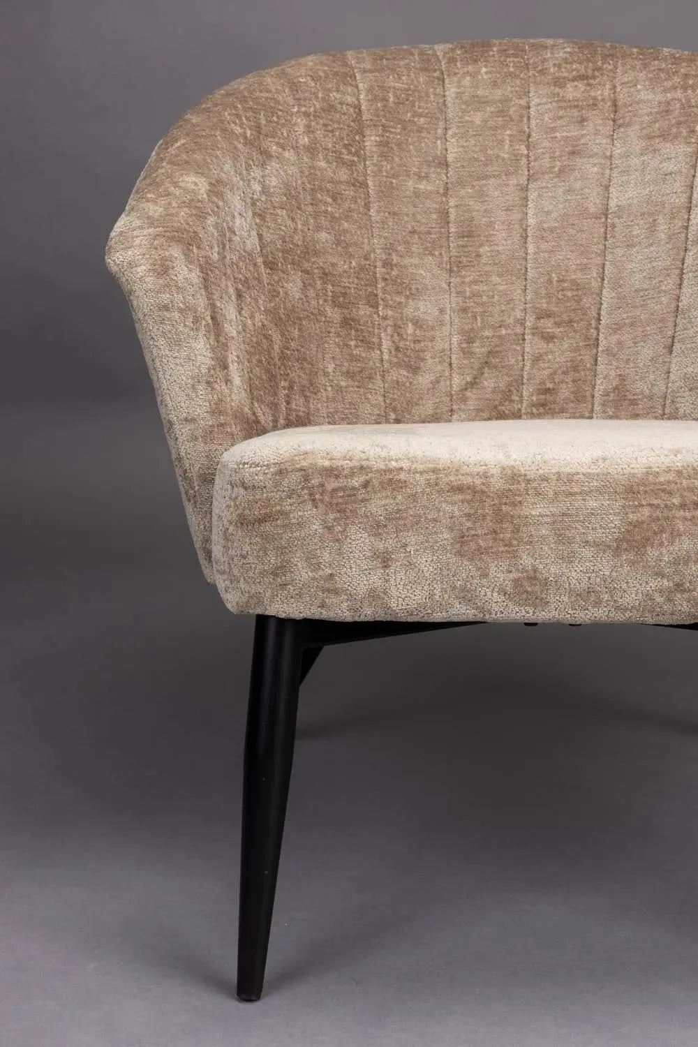Eleganter Loungesessel Georgia Beige: Dutchbone's stilvolle Sitzlösung.