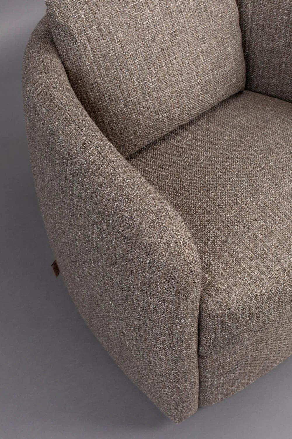 Dutchbone Boho Stone: Entspanntes Sitzen im modernen Boho-Stil.