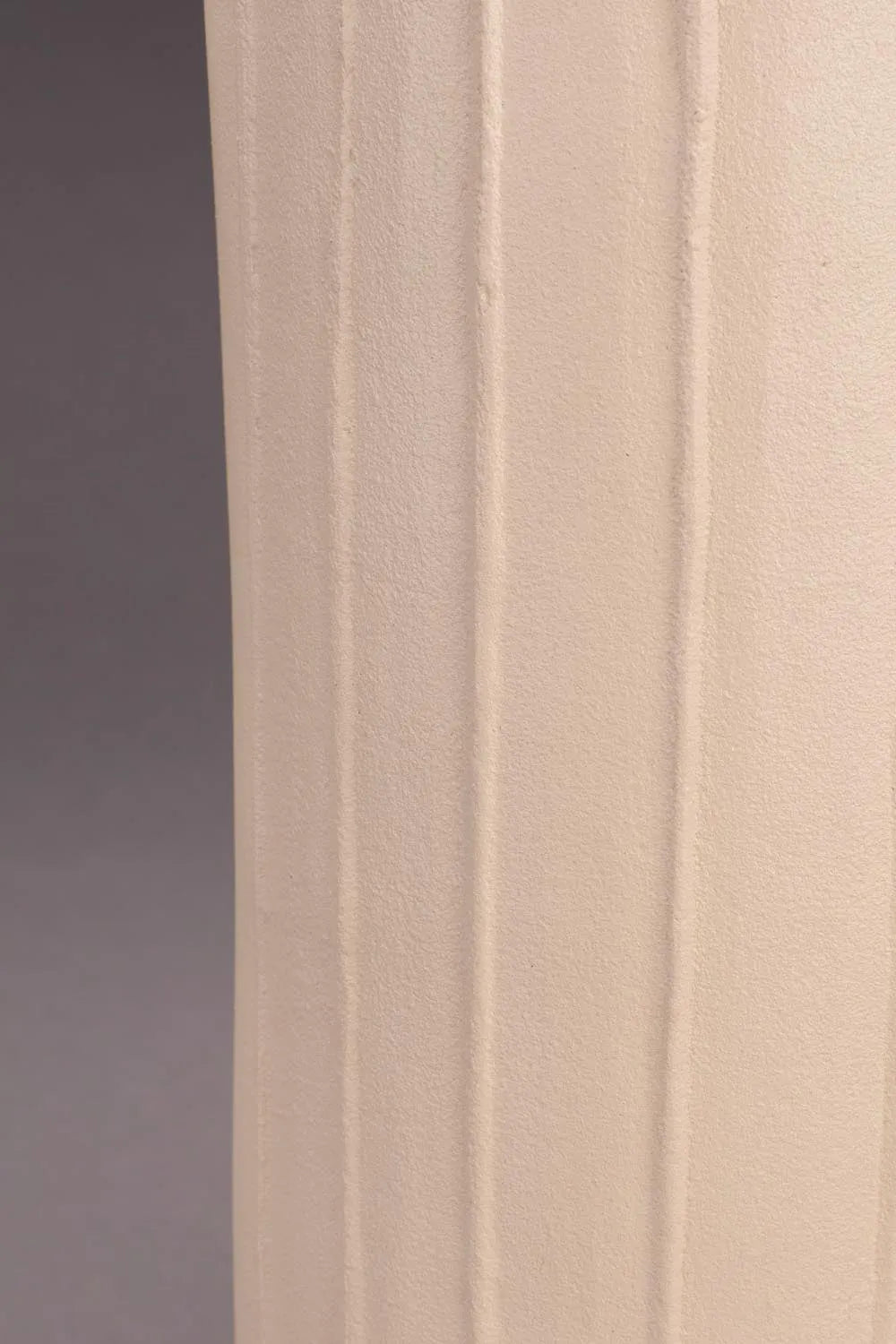 Dutchbone Vase Rander Beige: Handgefertigte Eleganz für Ihr Interieur.