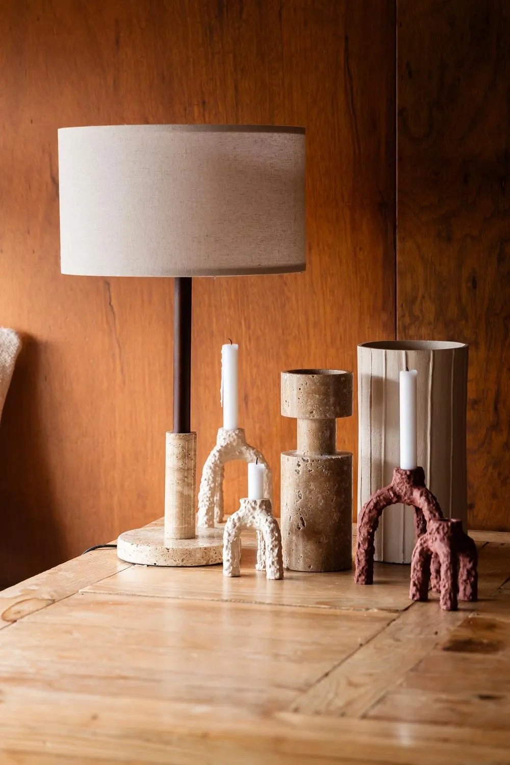 Elegante beige Vase Rander von Dutchbone, handgefertigt und stilvoll.