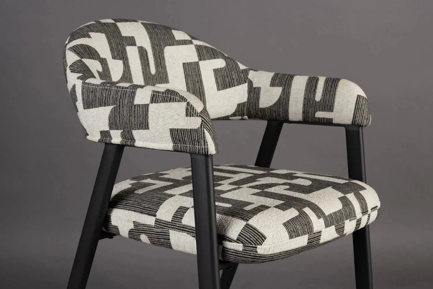 Dutchbone Miyo: Stilvoller Stuhl mit exquisitem Sitzkomfort.