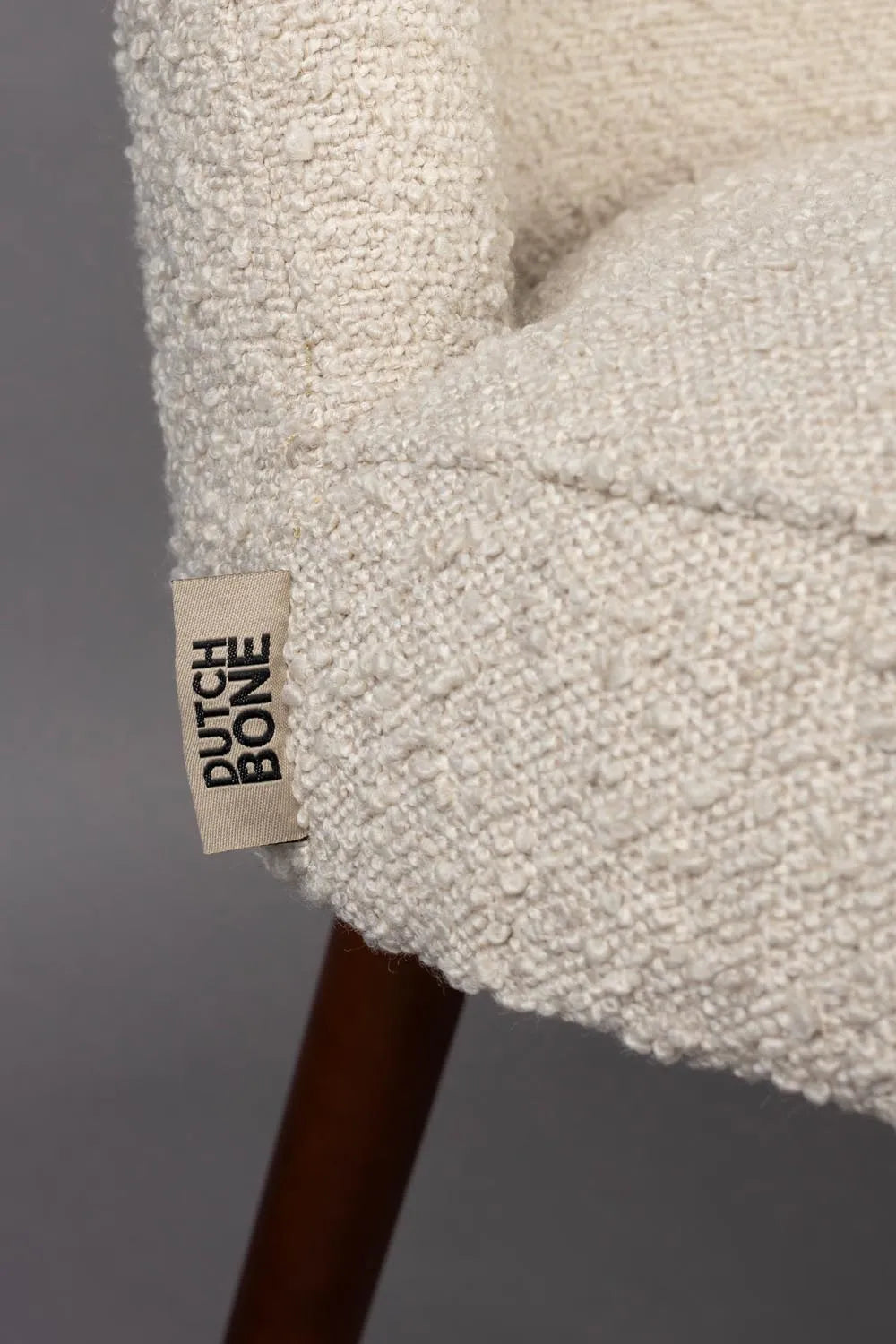 Dutchbone Barbara: Bouclé-Stuhl in Beige für stilvolle Eleganz.