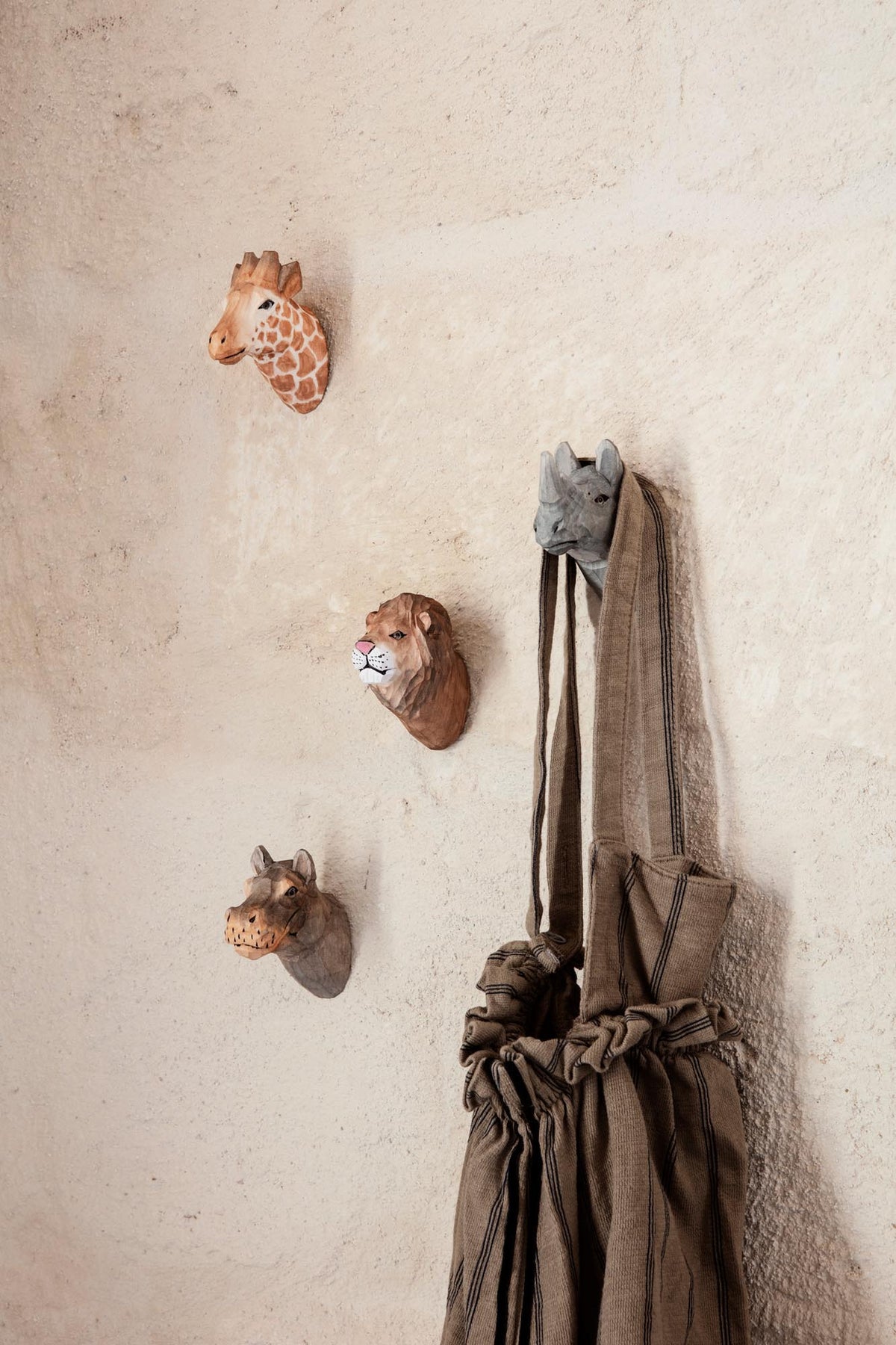 Haken Giraffe in Giraffe präsentiert im Onlineshop von KAQTU Design AG. Kleiderhaken ist von Ferm Living