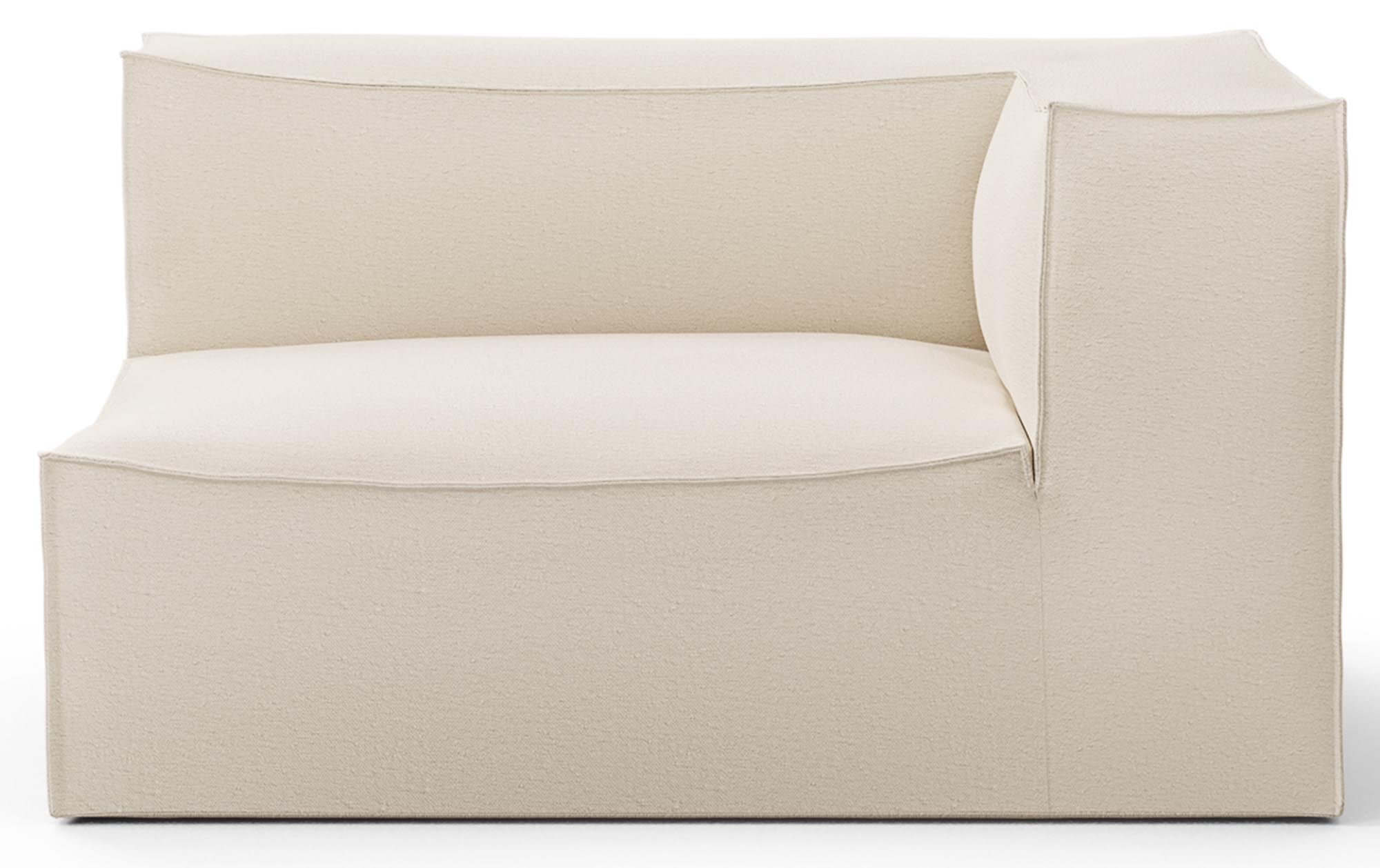 Das Catena Sofa von Ferm Living: Einladende, modulare Form inspiriert von der Kettenlinie, für totale Entspannung und Flexibilität.