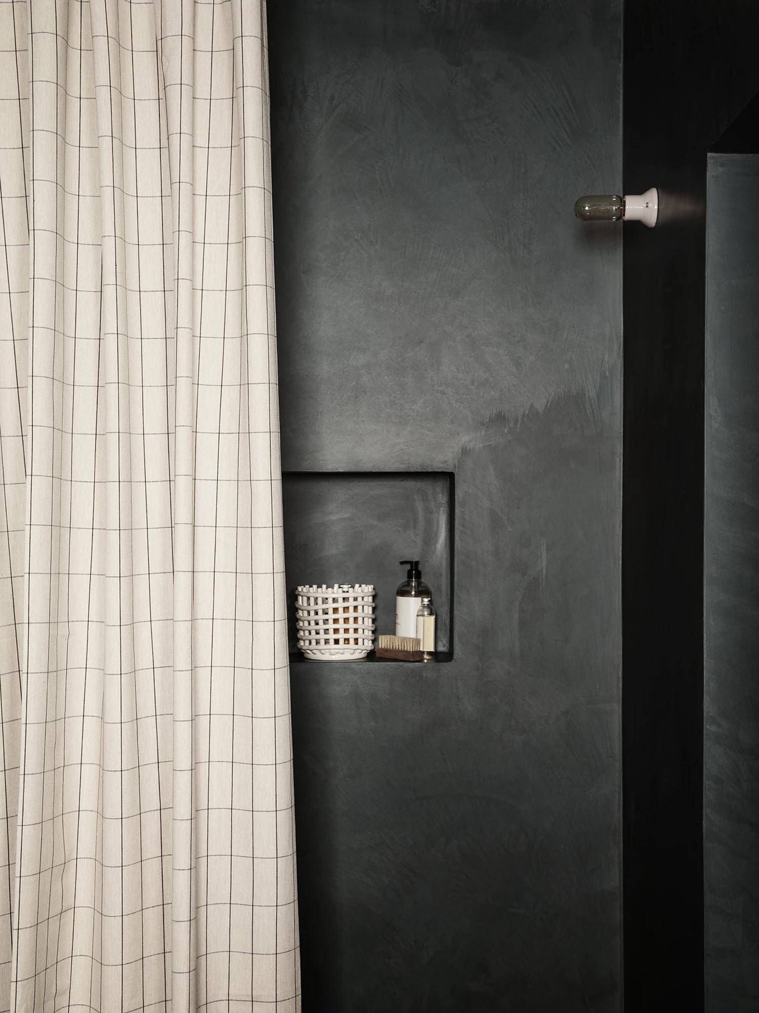 Chambray Duschvorhang in Beige präsentiert im Onlineshop von KAQTU Design AG. Duschvorhang ist von Ferm Living