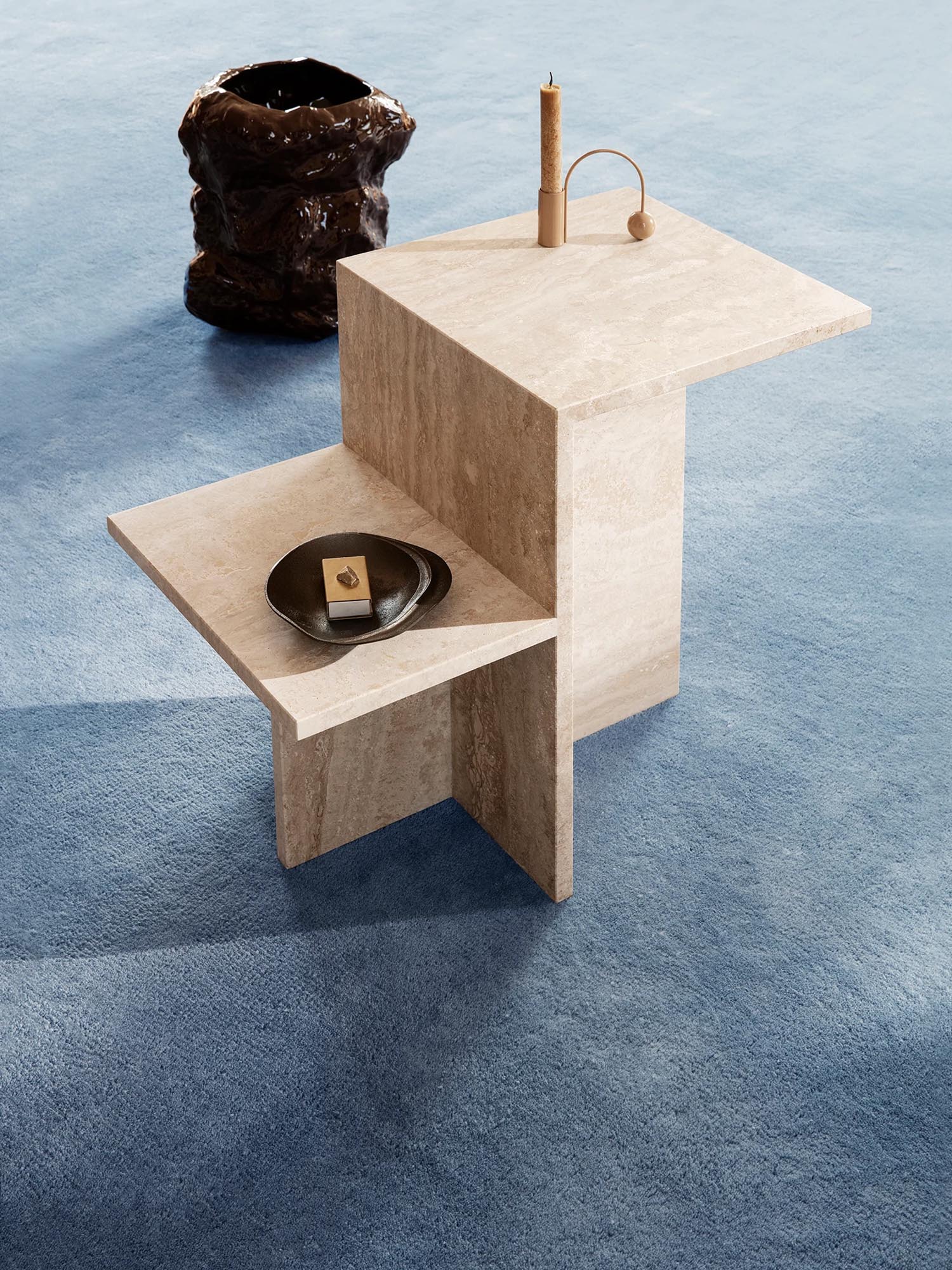 Distinct Beistelltisch in Travertin  präsentiert im Onlineshop von KAQTU Design AG. Beistelltisch ist von Ferm Living