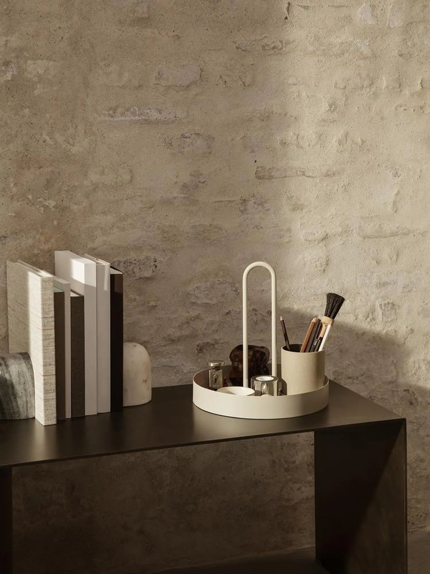 Grib Tablett in Kaschmir präsentiert im Onlineshop von KAQTU Design AG. Tablett ist von Ferm Living