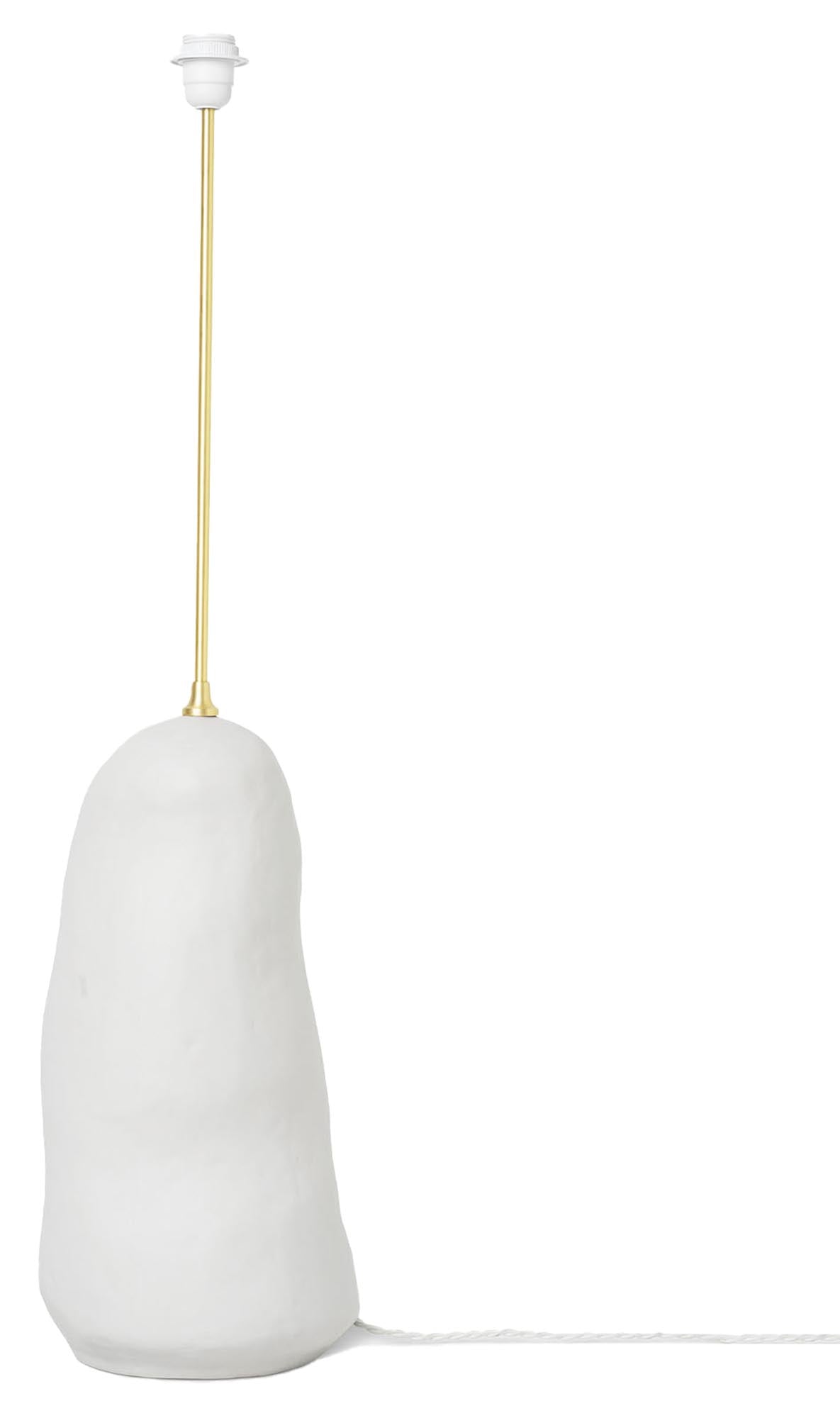 Hebe Lampensockel in Cremeweiss präsentiert im Onlineshop von KAQTU Design AG. Lampenständer ist von Ferm Living